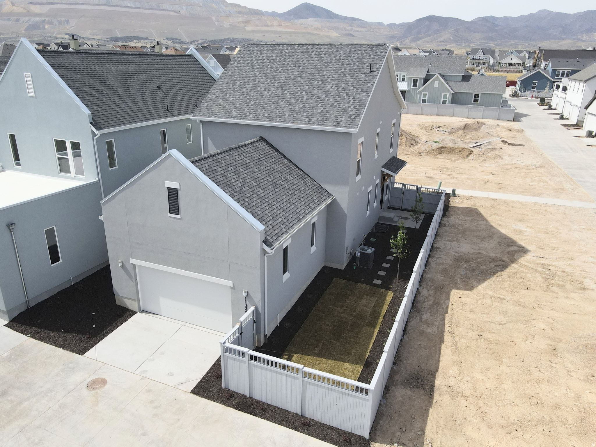 DAYBREAK - Residential