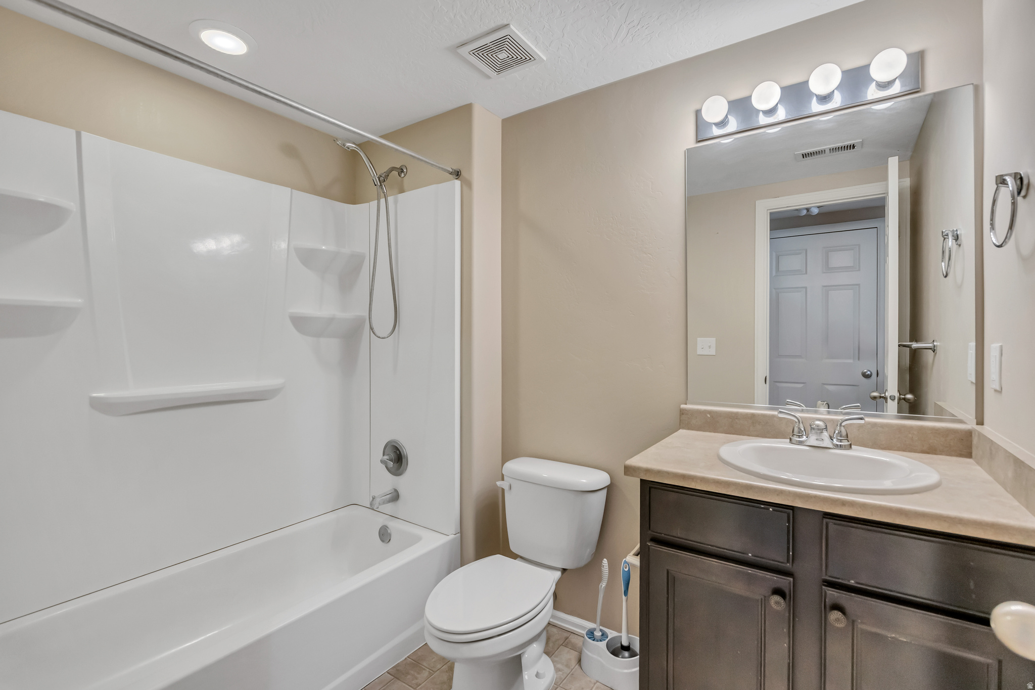 GREY HAWK - Residential