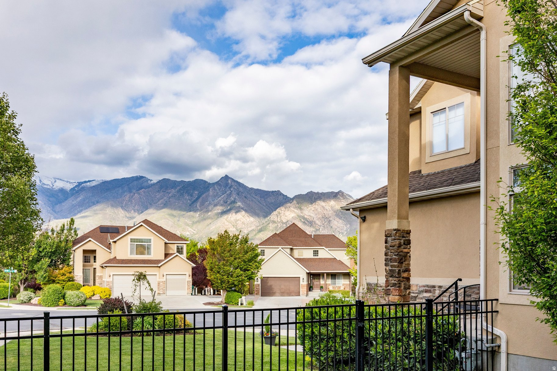 HIGHLAND HILLS - Residential