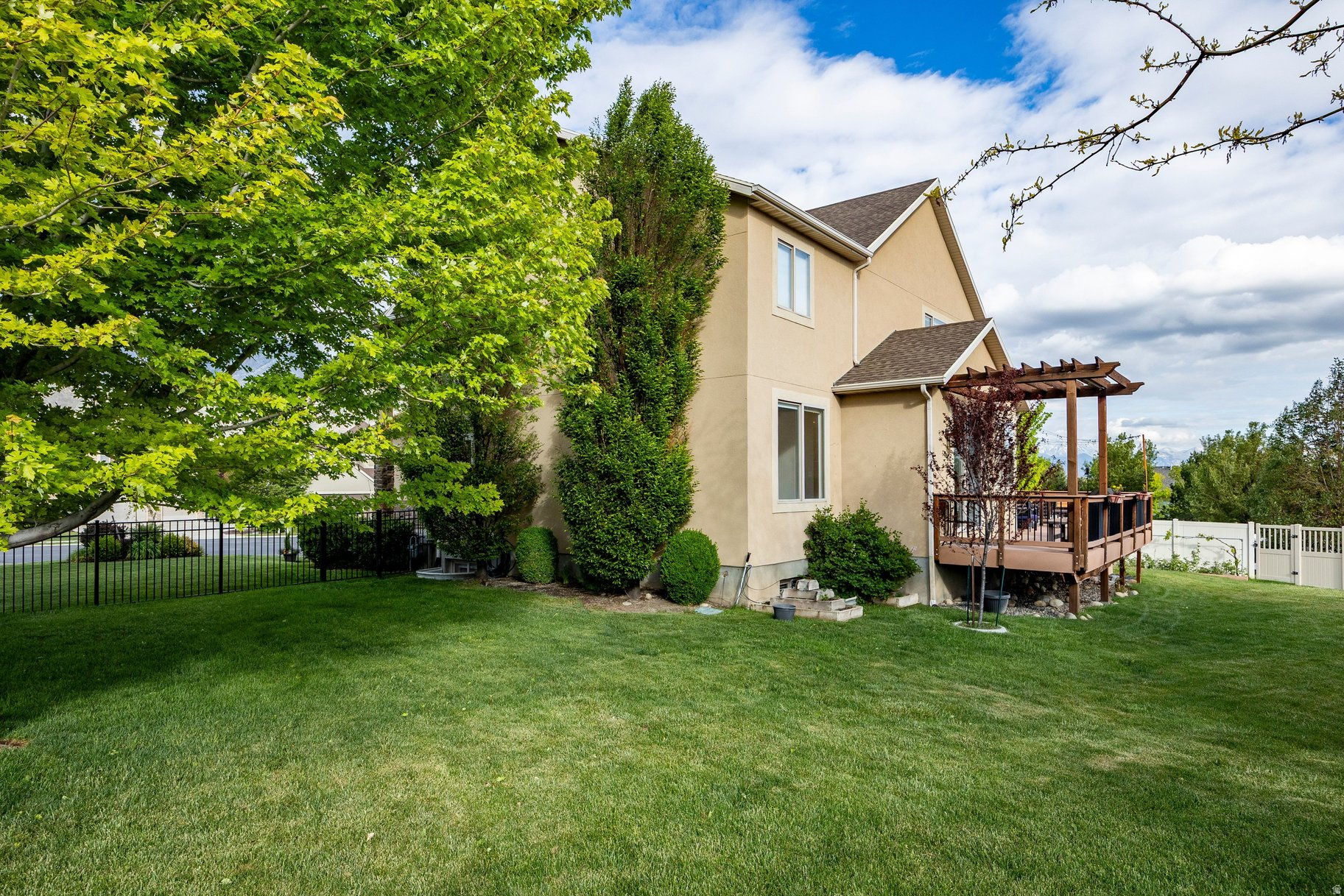 HIGHLAND HILLS - Residential