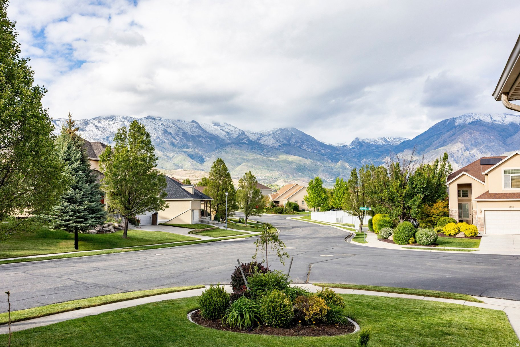 HIGHLAND HILLS - Residential