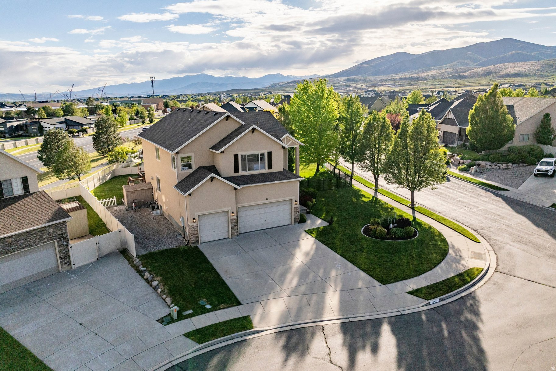 HIGHLAND HILLS - Residential