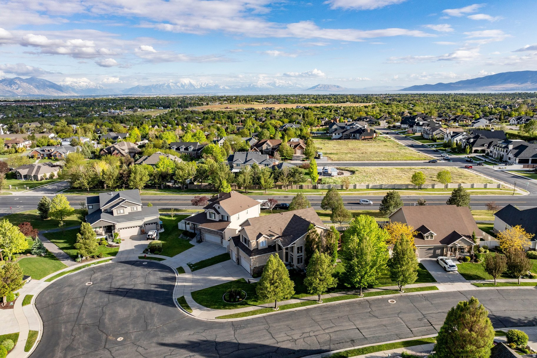 HIGHLAND HILLS - Residential