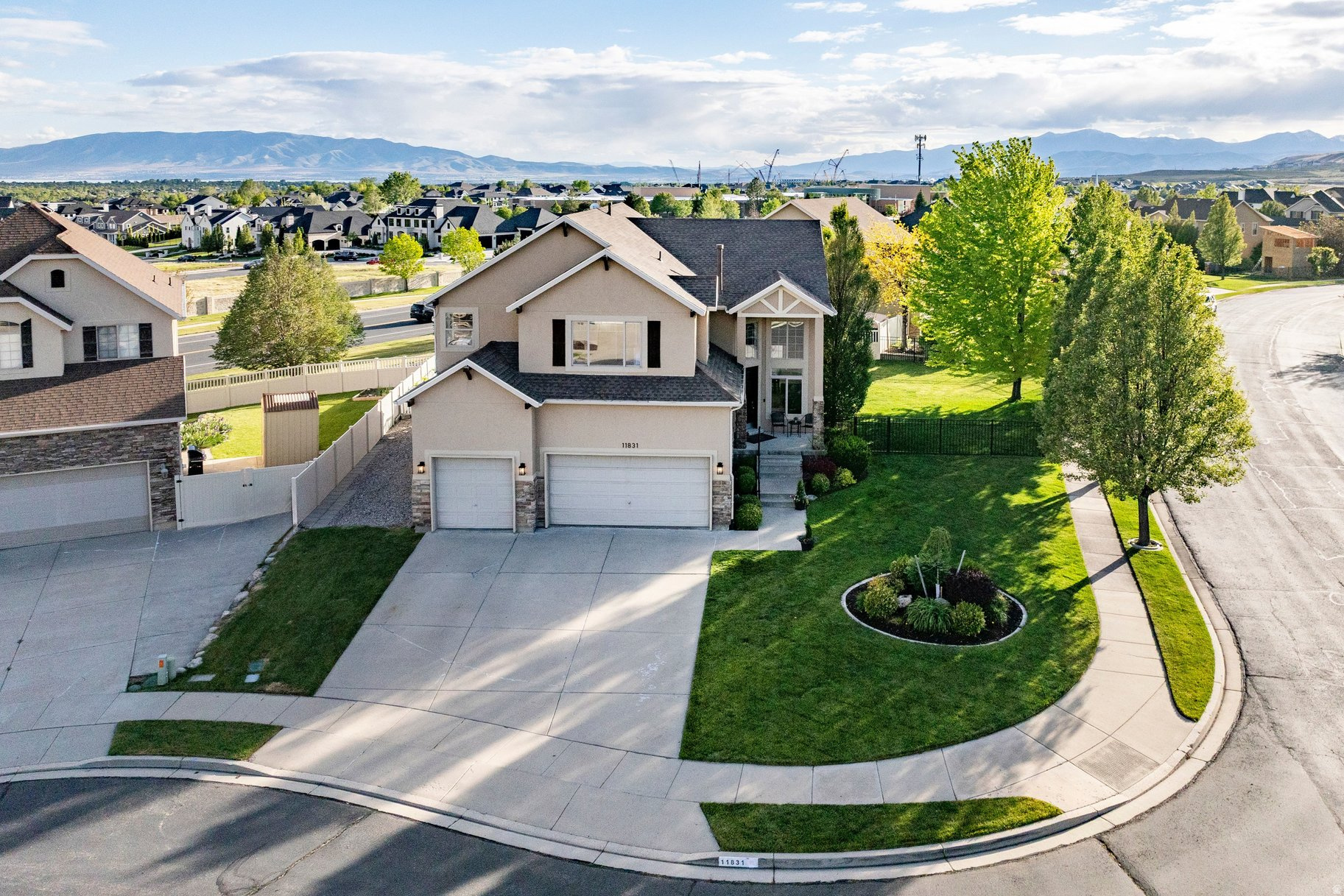 HIGHLAND HILLS - Residential