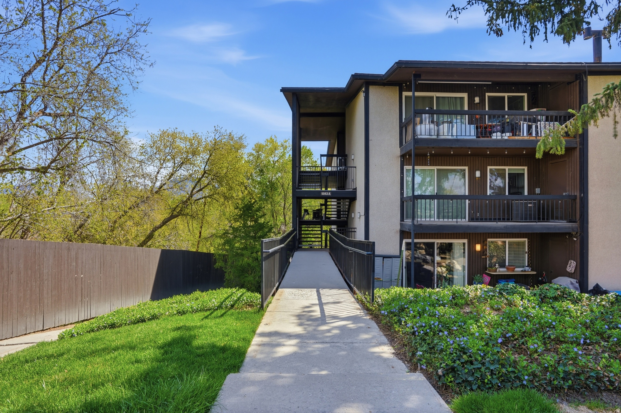 THREE FOUNTAINS EAST - Residential