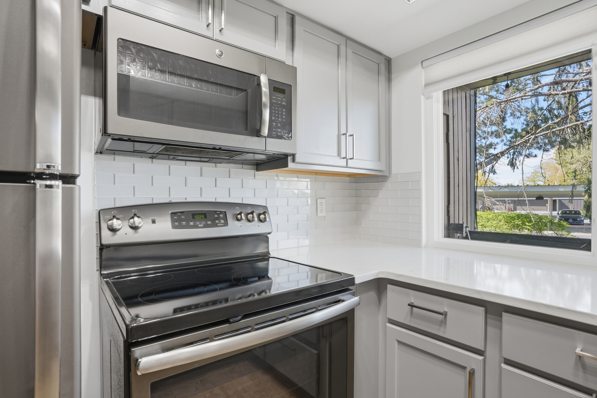 THREE FOUNTAINS EAST - Residential