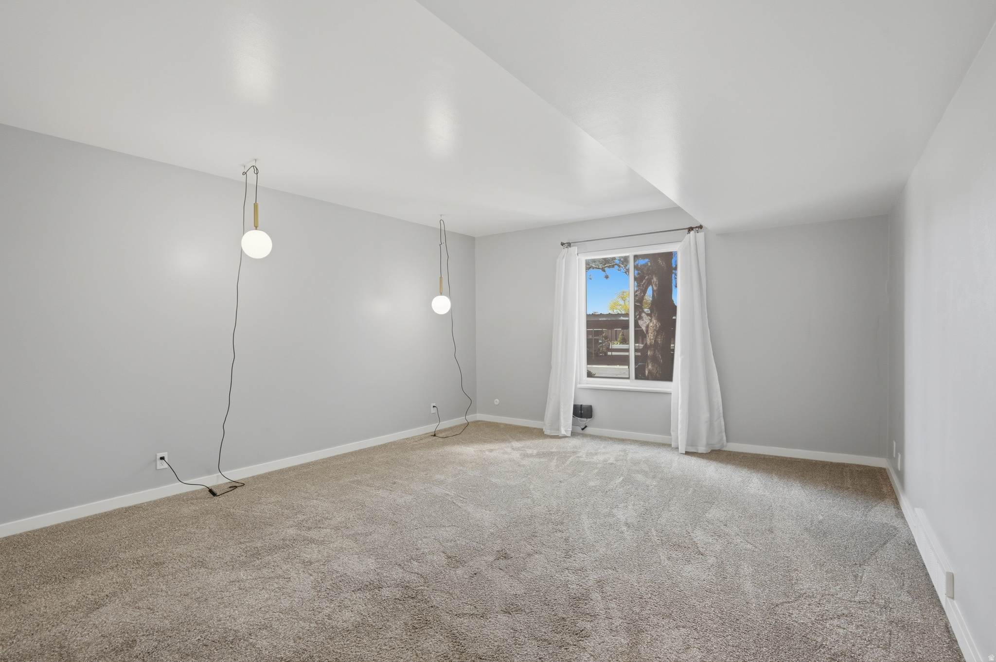 THREE FOUNTAINS EAST - Residential