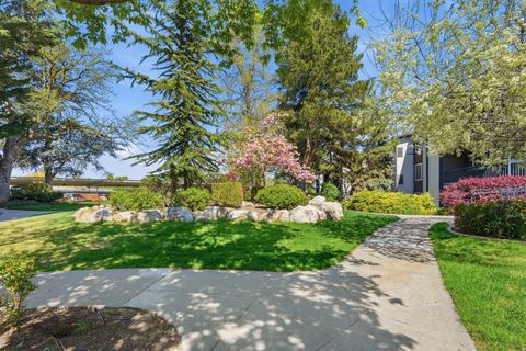 Tiny photo for 4943 S EASTRIDGE LN #131, Murray, UT 84117 (MLS # 2150111)