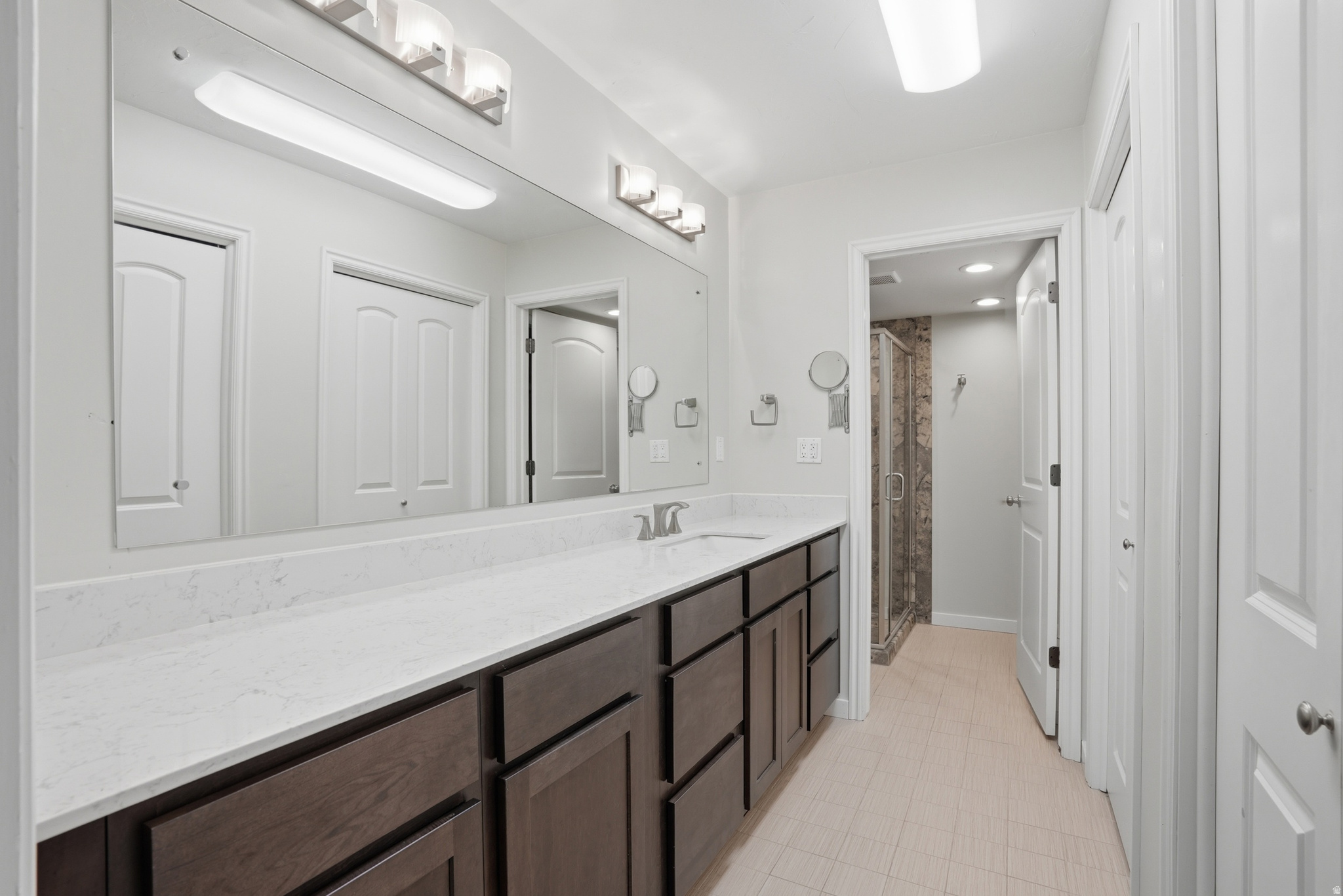 THREE FOUNTAINS EAST - Residential