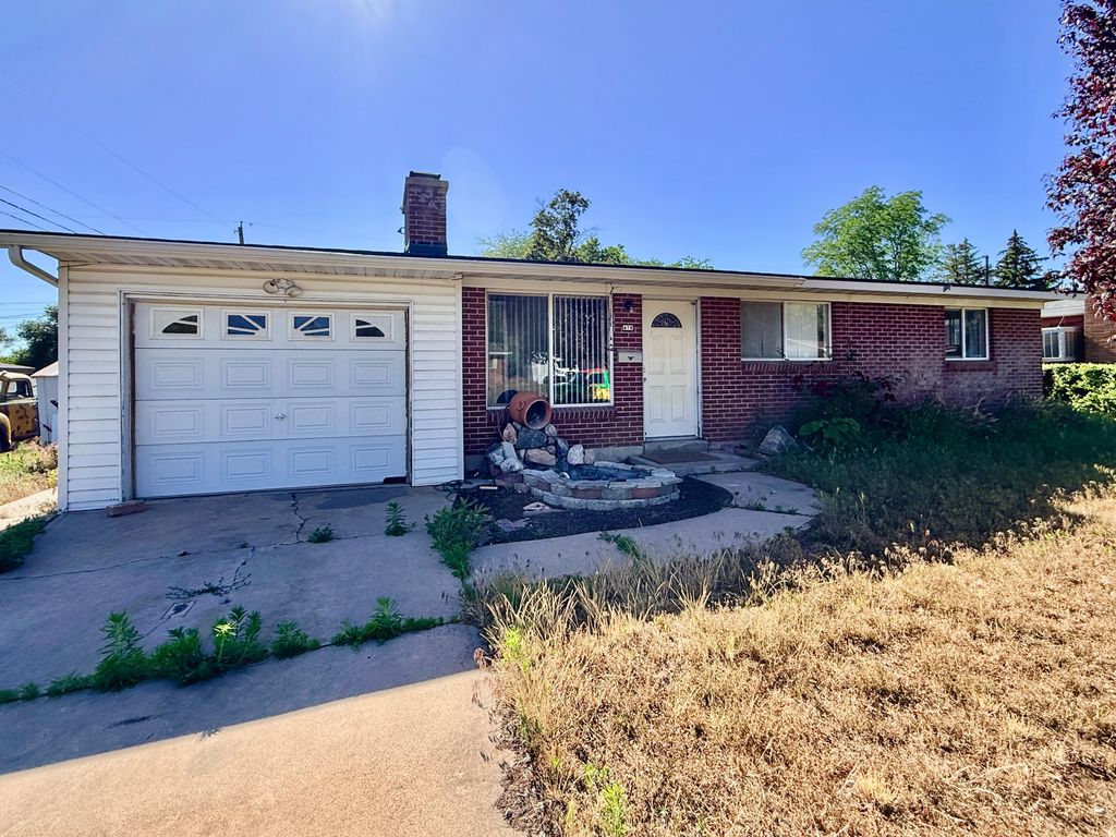 Photo of 478 N 200 W, Clearfield, UT 84015 (MLS # 2162678)