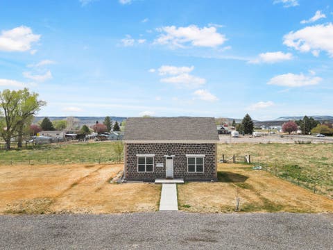 Homes For Sale - 275 N 200<br/> Loa, UT 84747