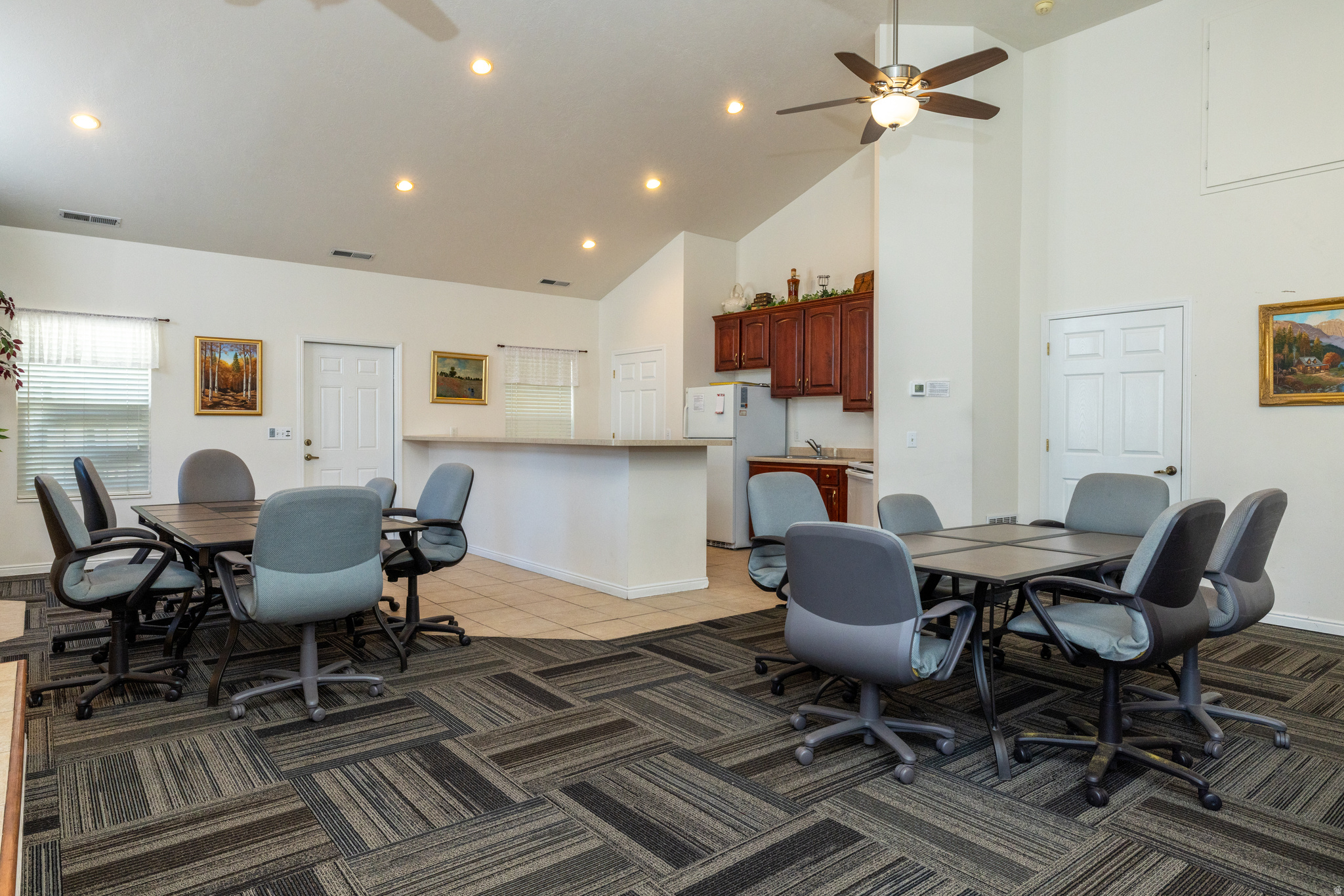 VALLEY VU VILLAS - Residential