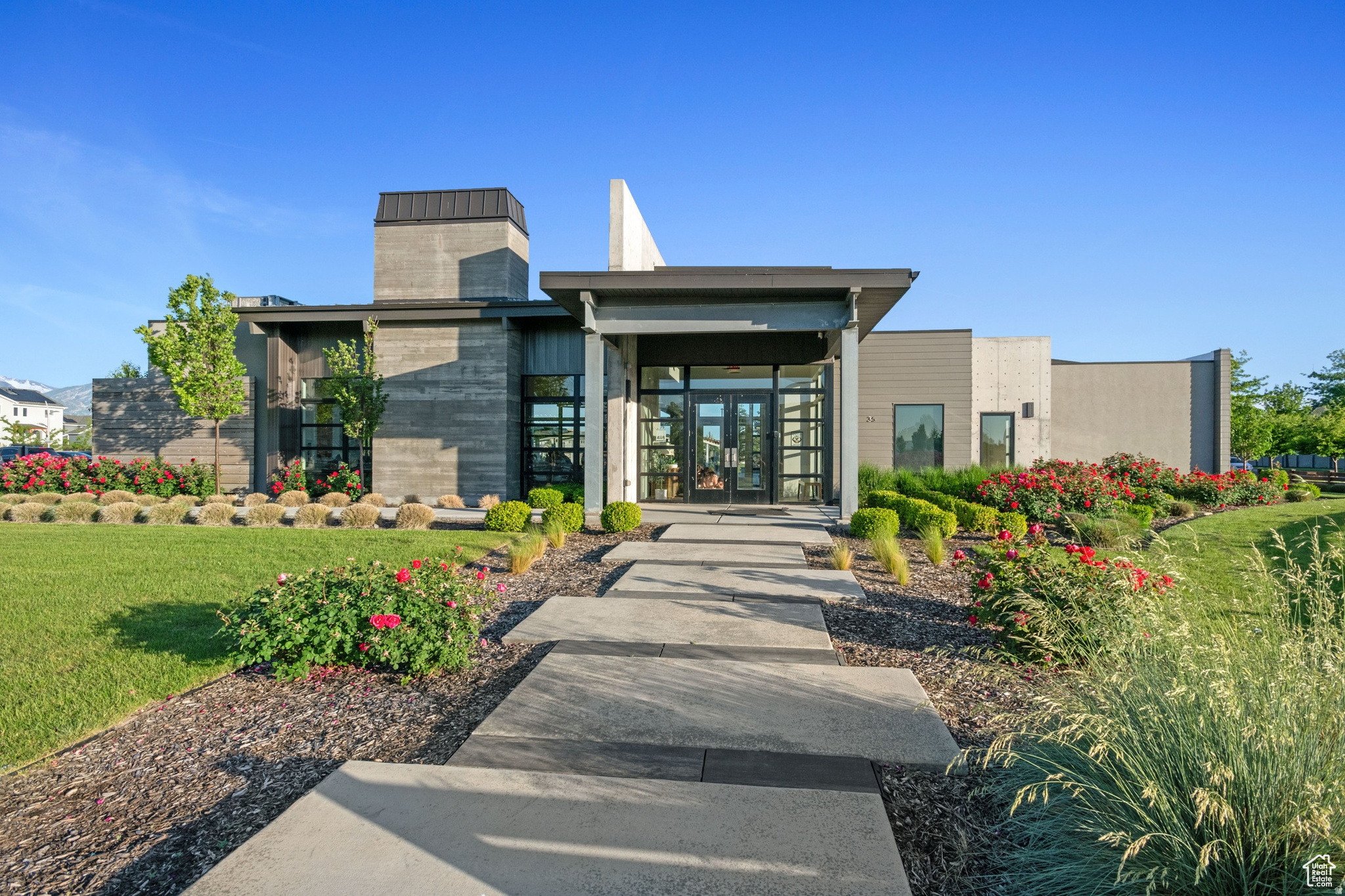 TUCKER ROW - Residential