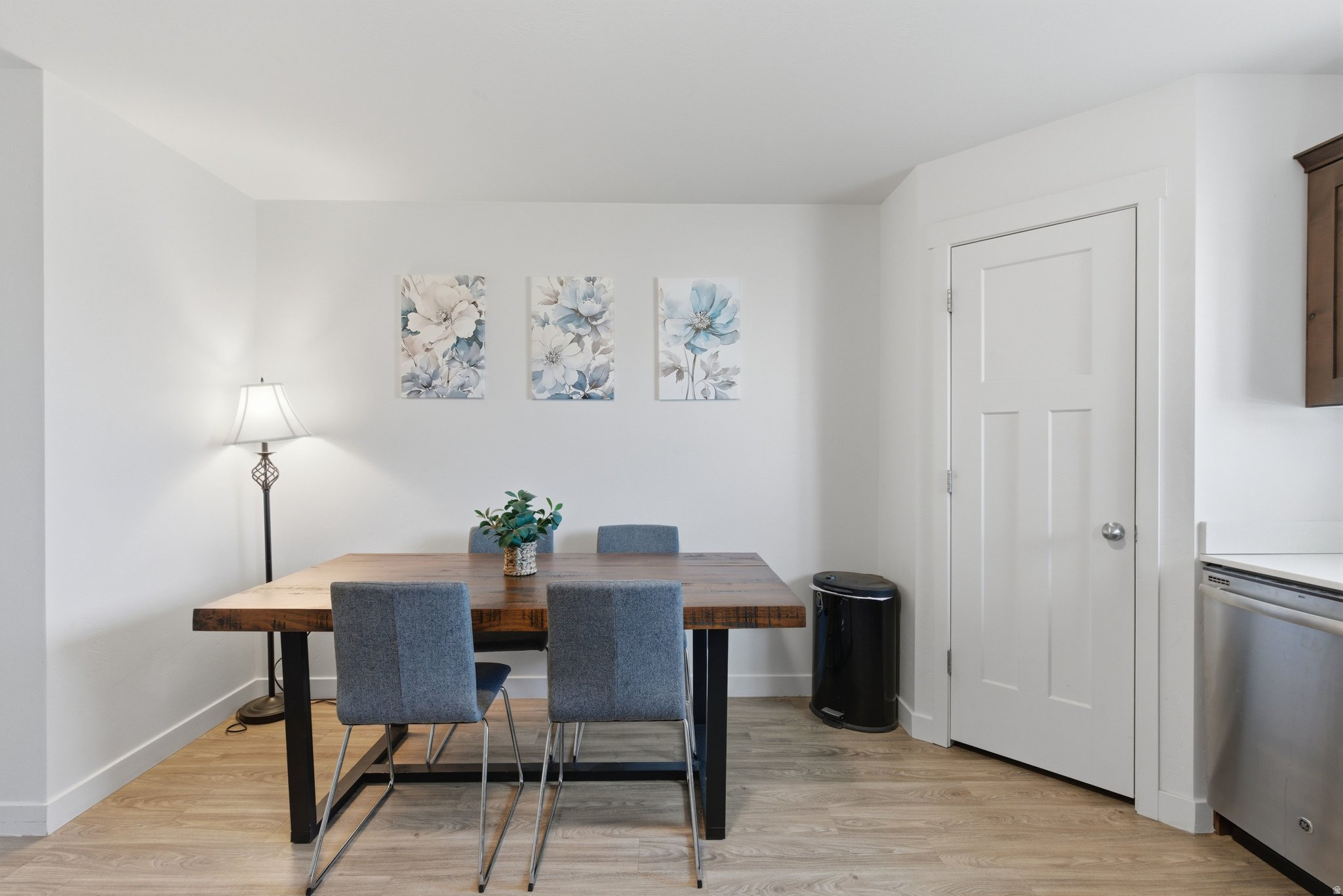 TUCKER ROW - Residential