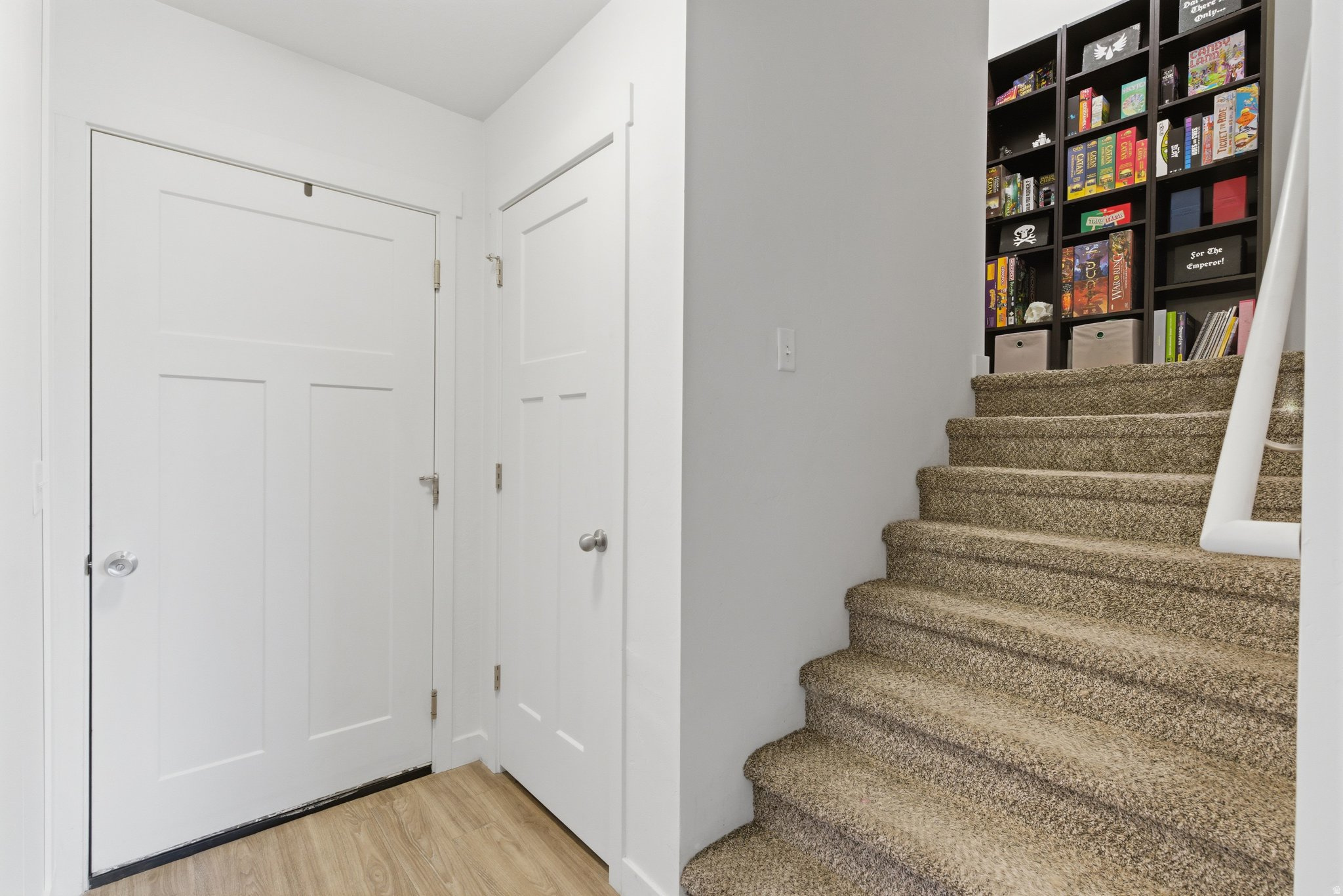 TUCKER ROW - Residential