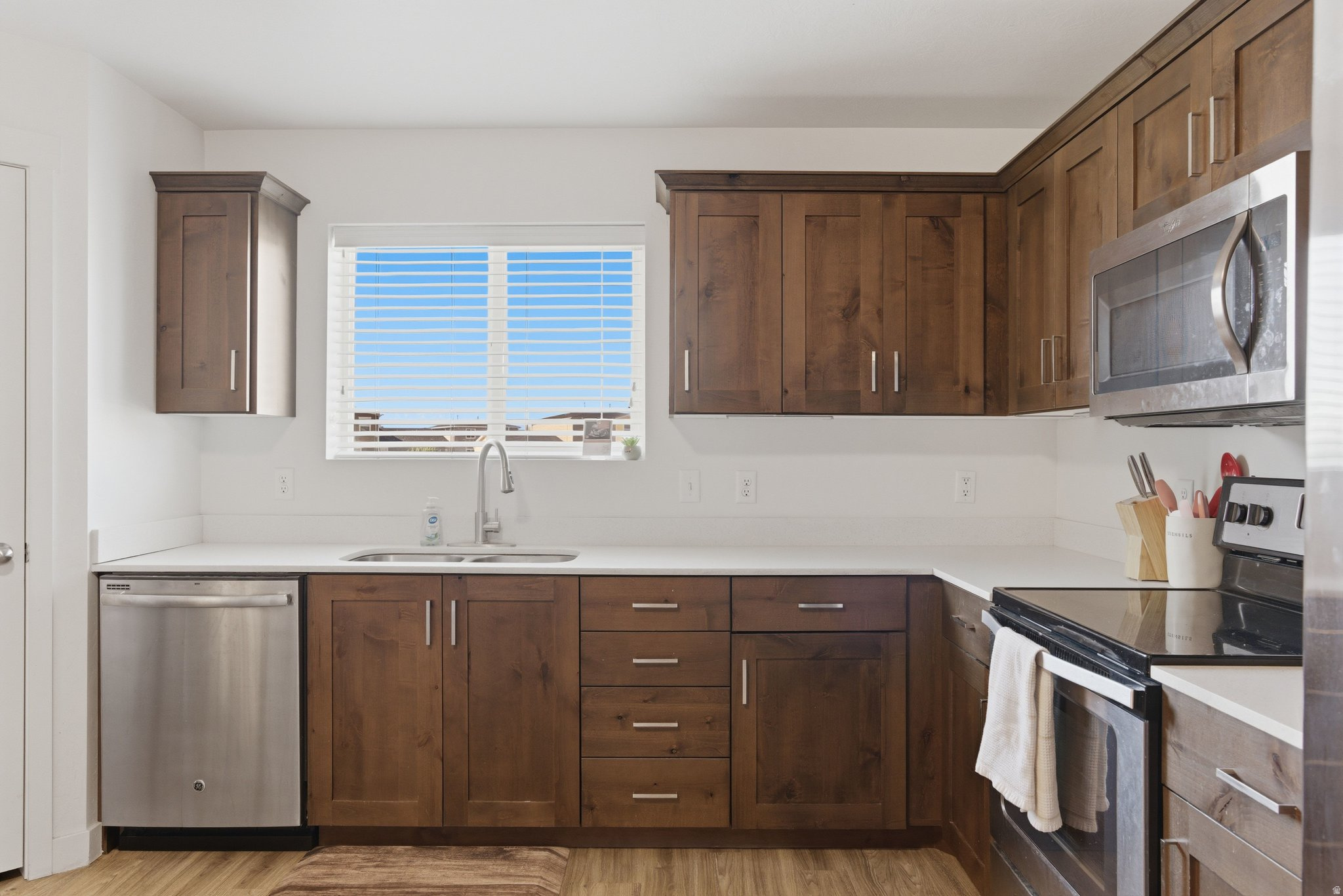 TUCKER ROW - Residential