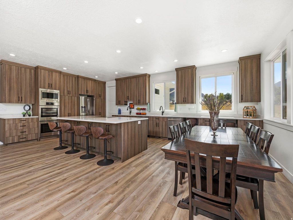 Photo of 1191 N ELK RIDGE DR, Elk Ridge, UT 84651 (MLS # 2130154)