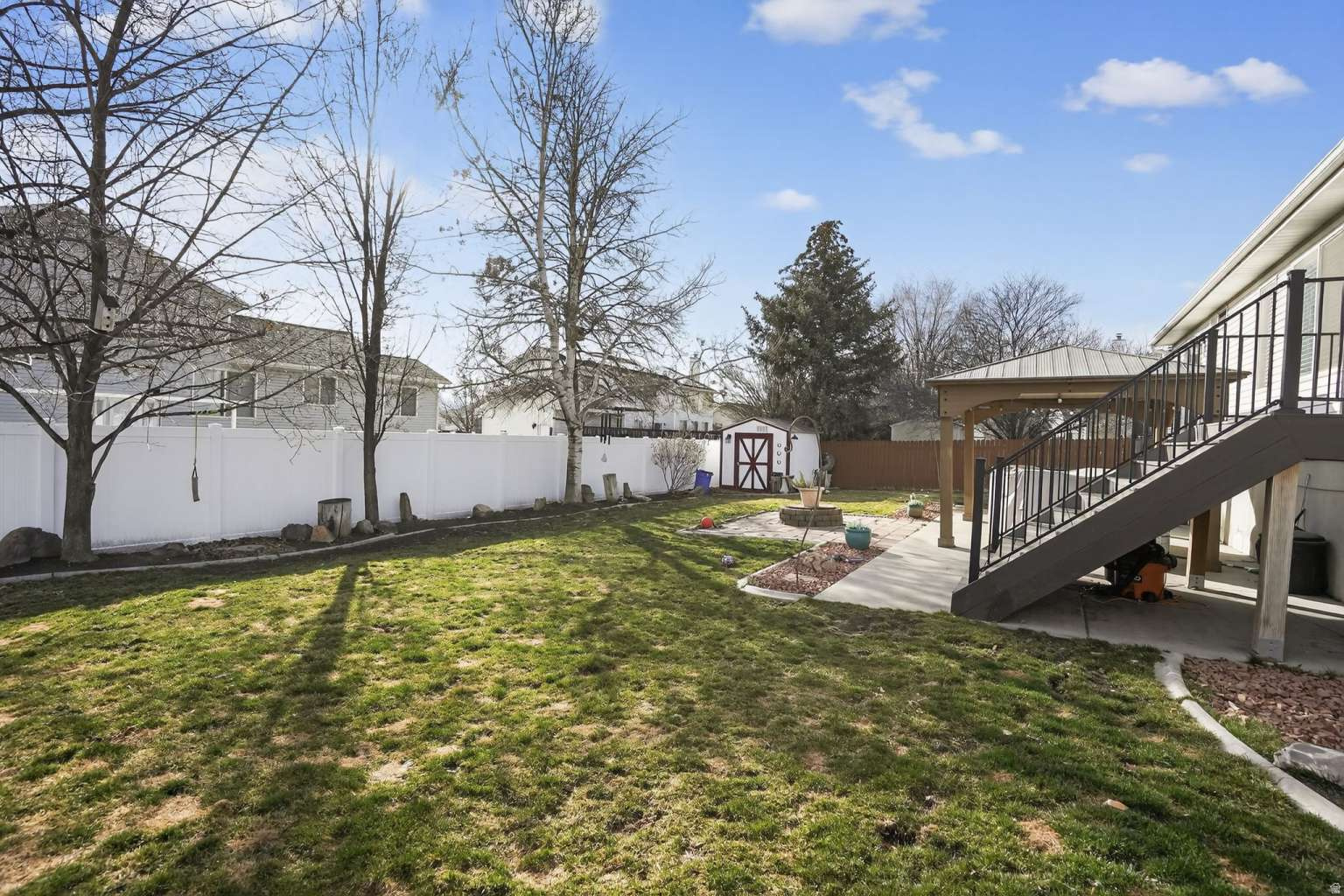 MEADOWS - Residential