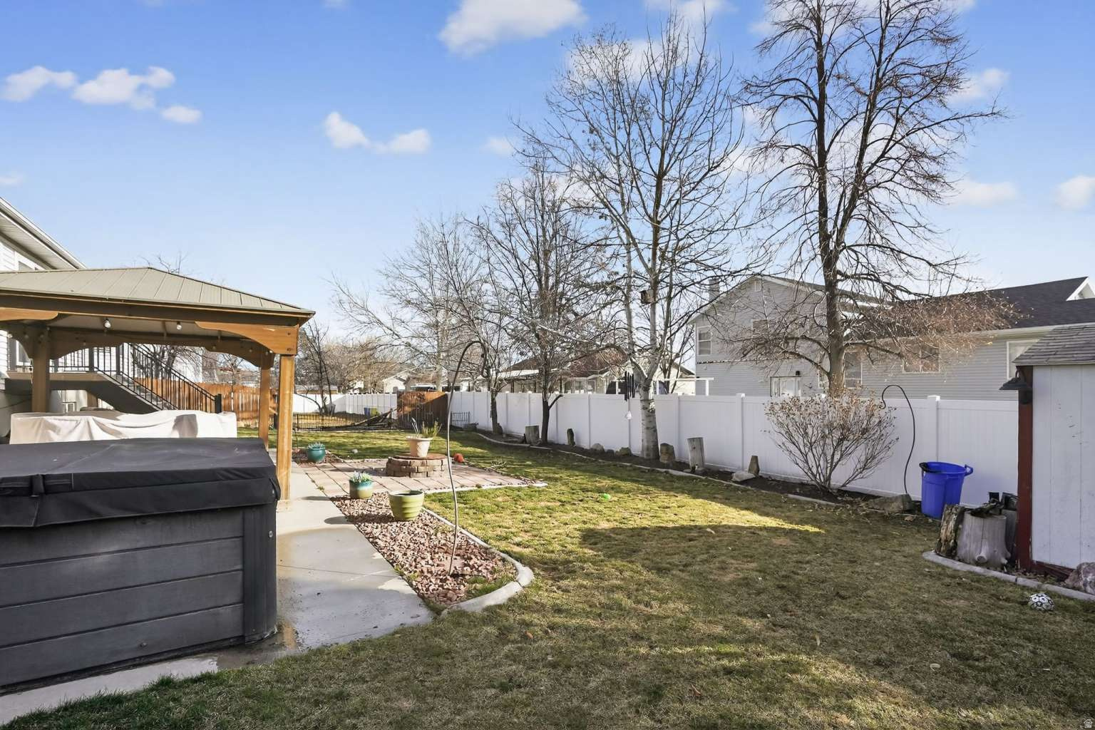 MEADOWS - Residential