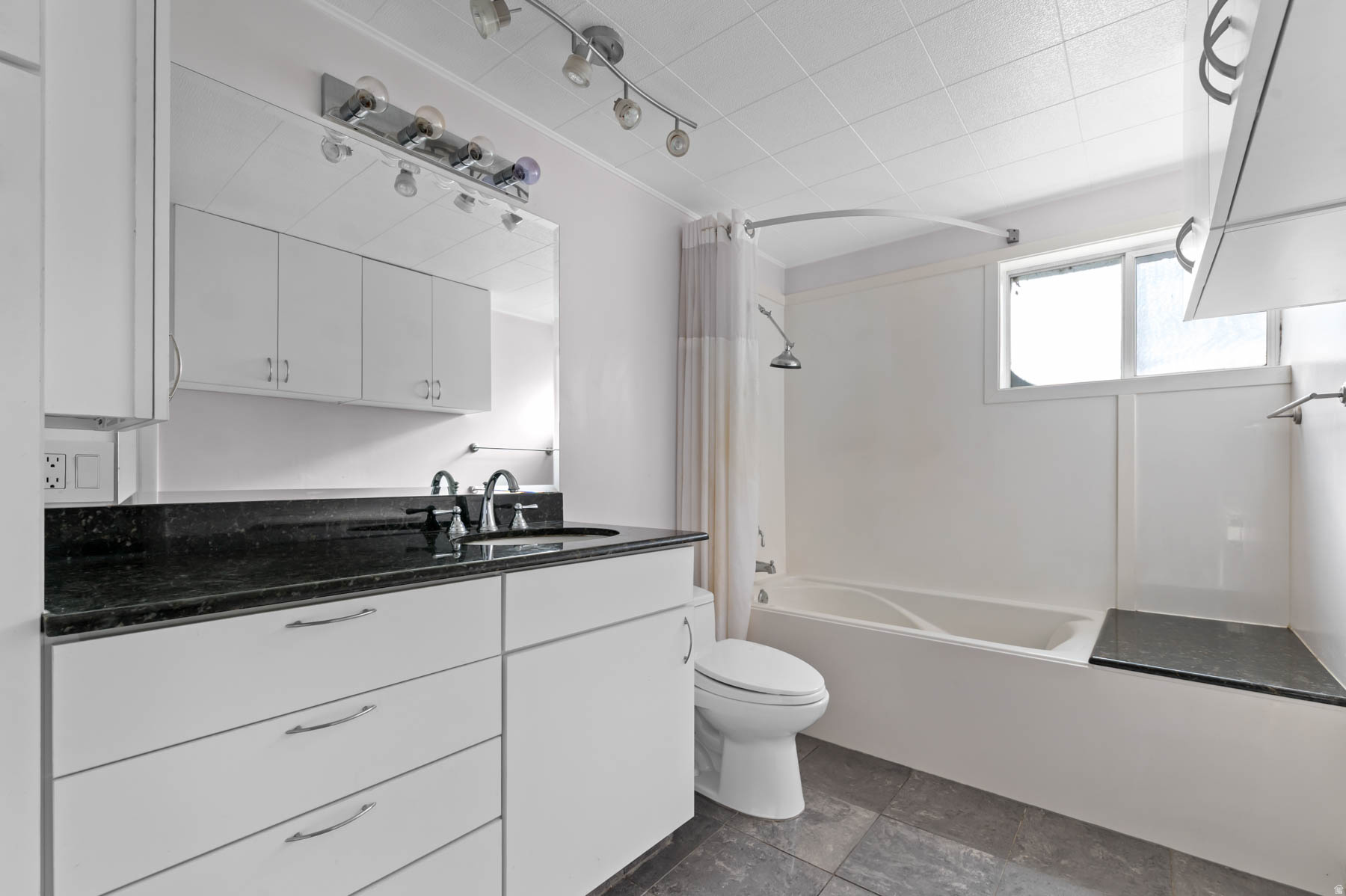 VERDANT HEIGHTS - Residential