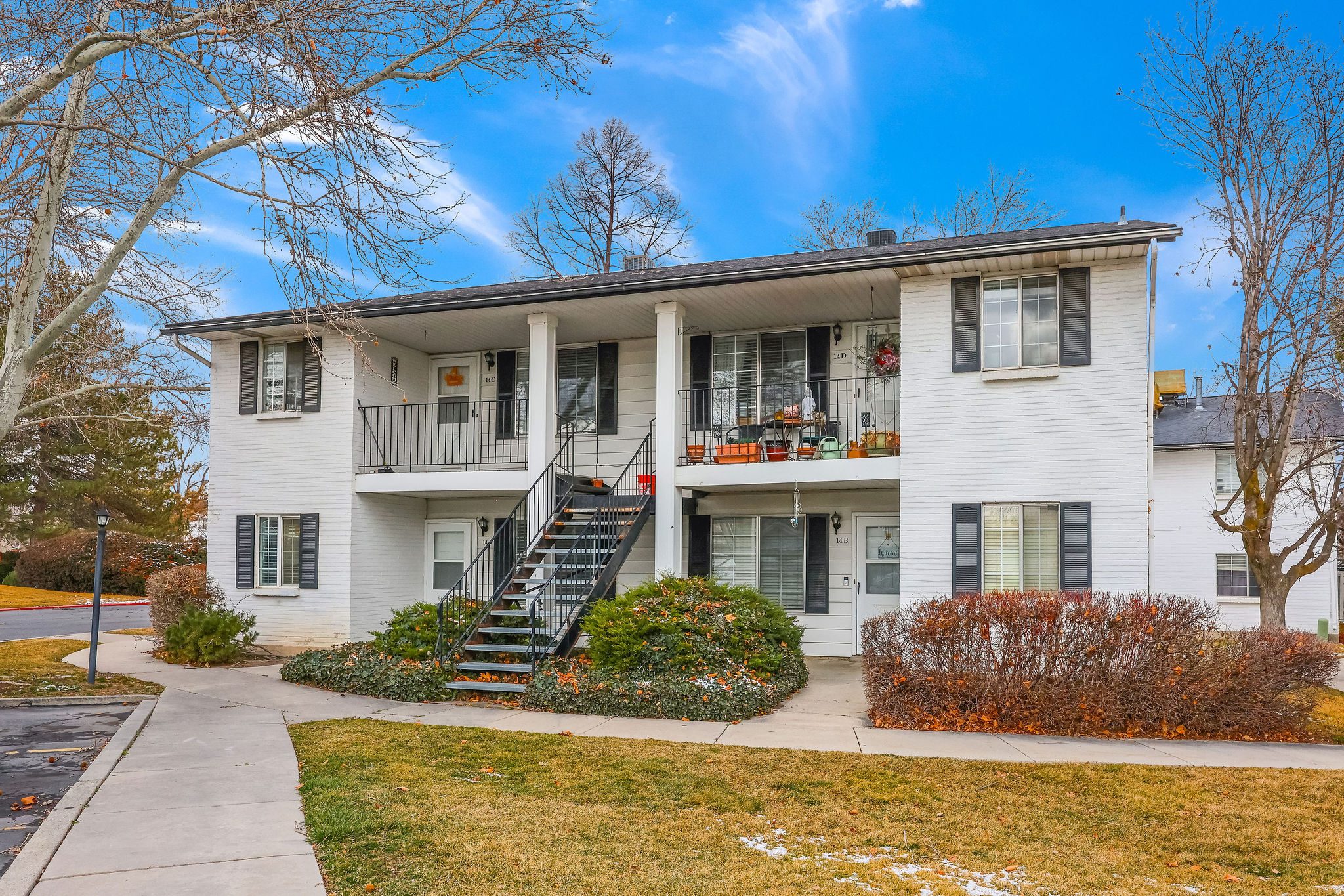 COVENTRY MANOR - Residential