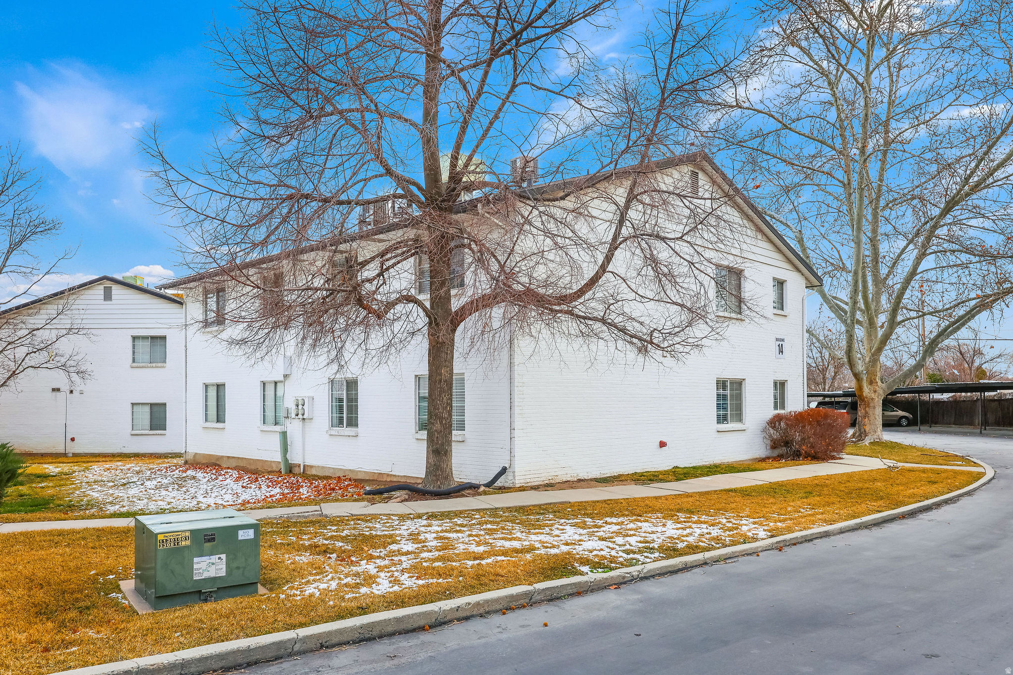 COVENTRY MANOR - Residential