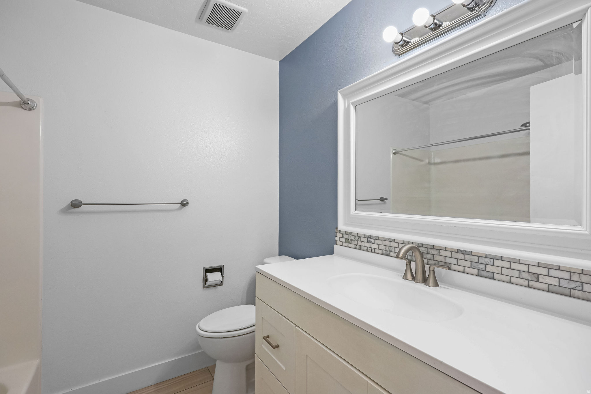 COVENTRY MANOR - Residential