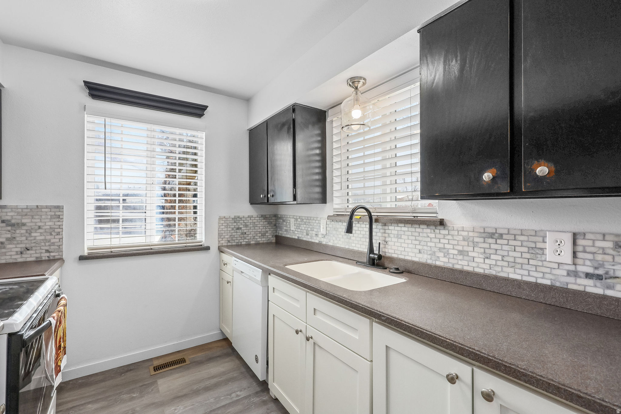 COVENTRY MANOR - Residential