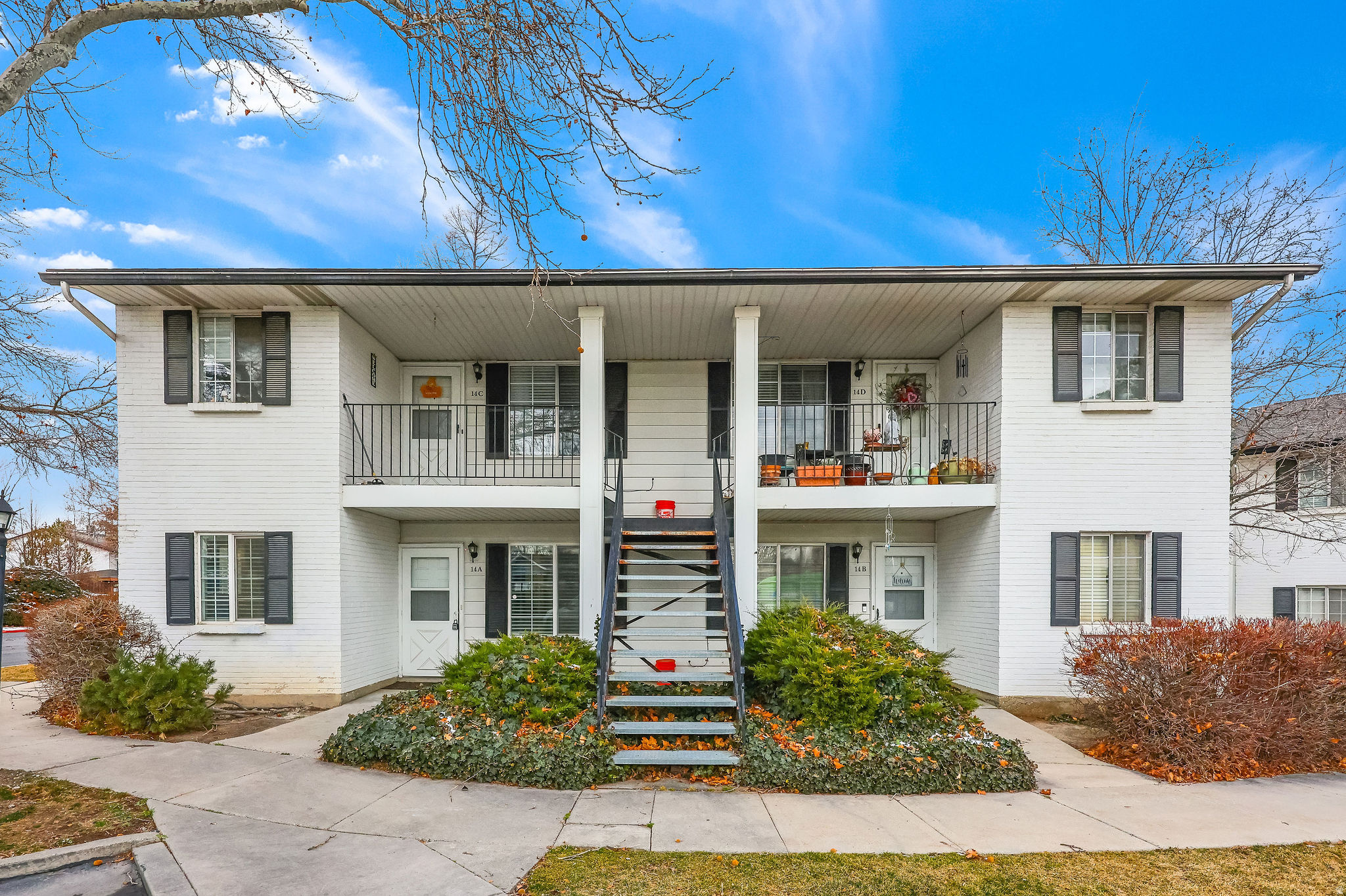 COVENTRY MANOR - Residential