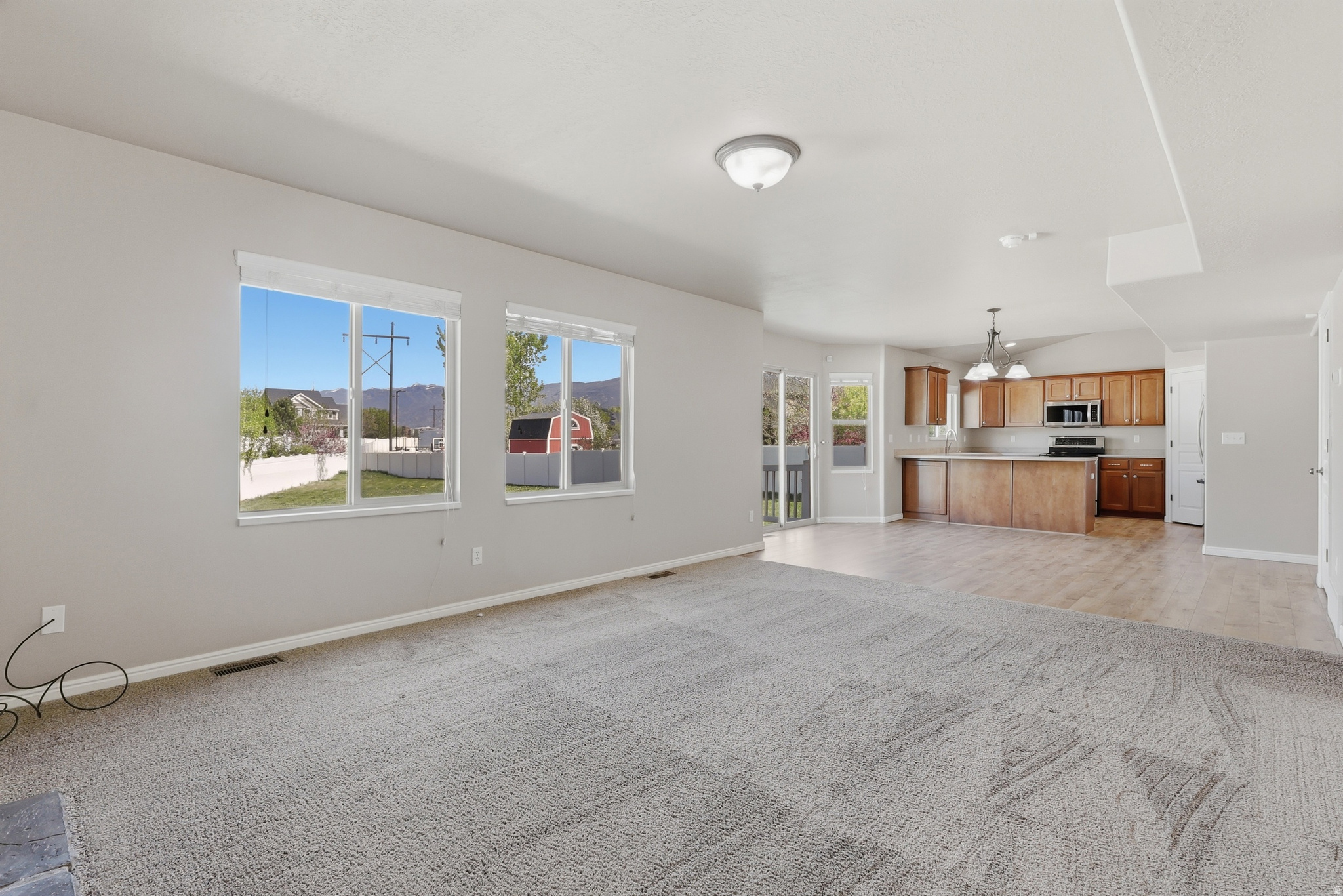 MOUNTAIN VIEW ESTATE - Residential