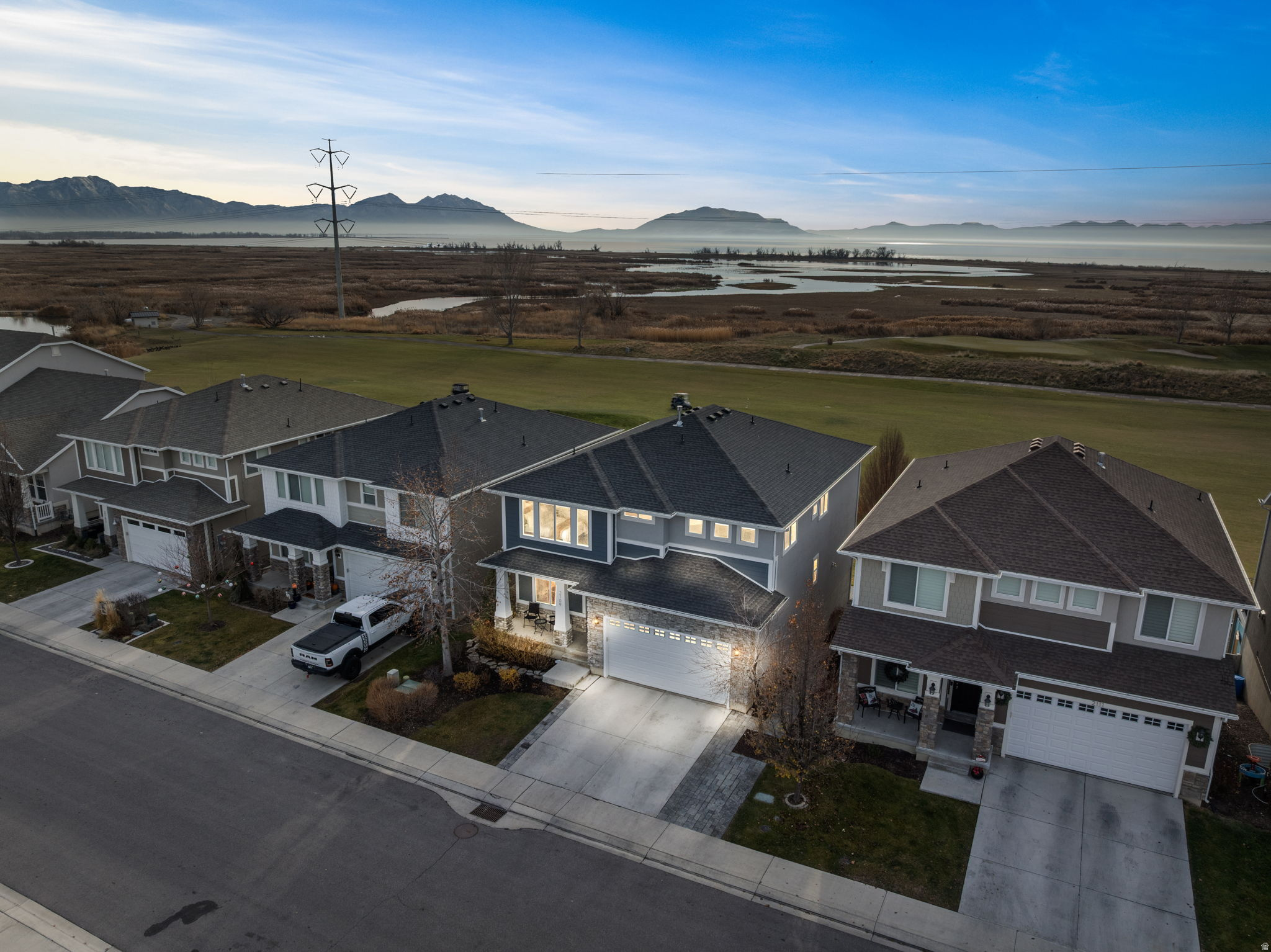 THE PONDS - Residential