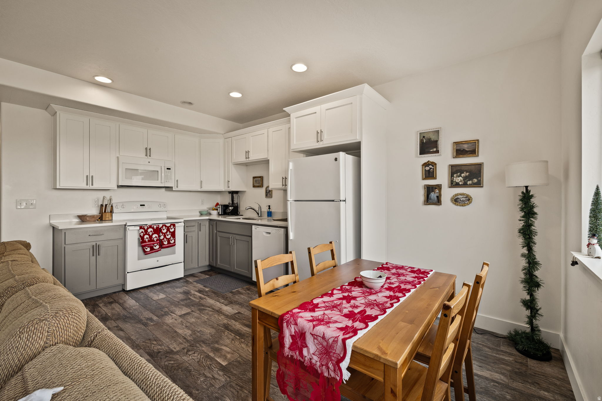 THE PONDS - Residential