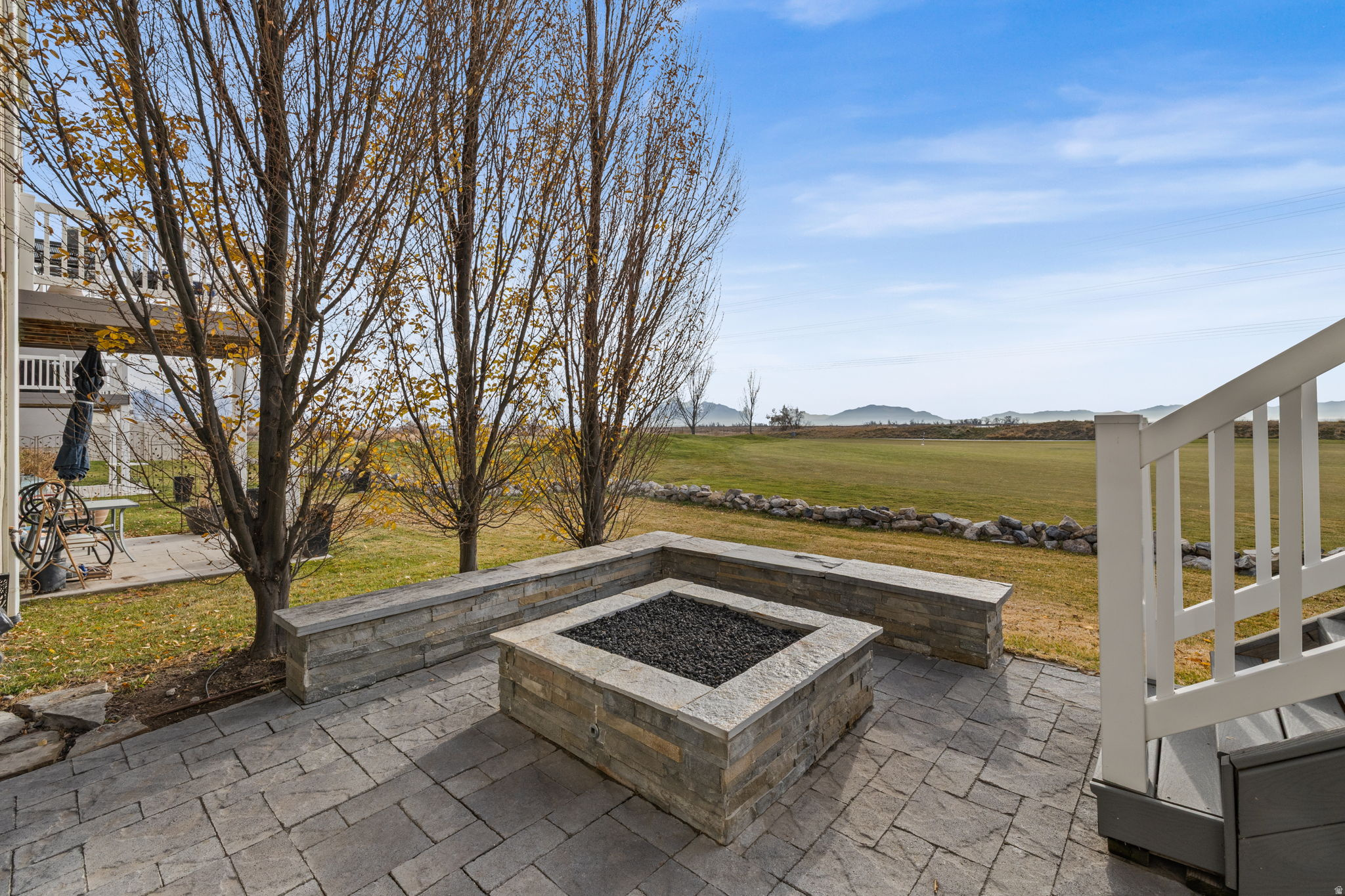 THE PONDS - Residential