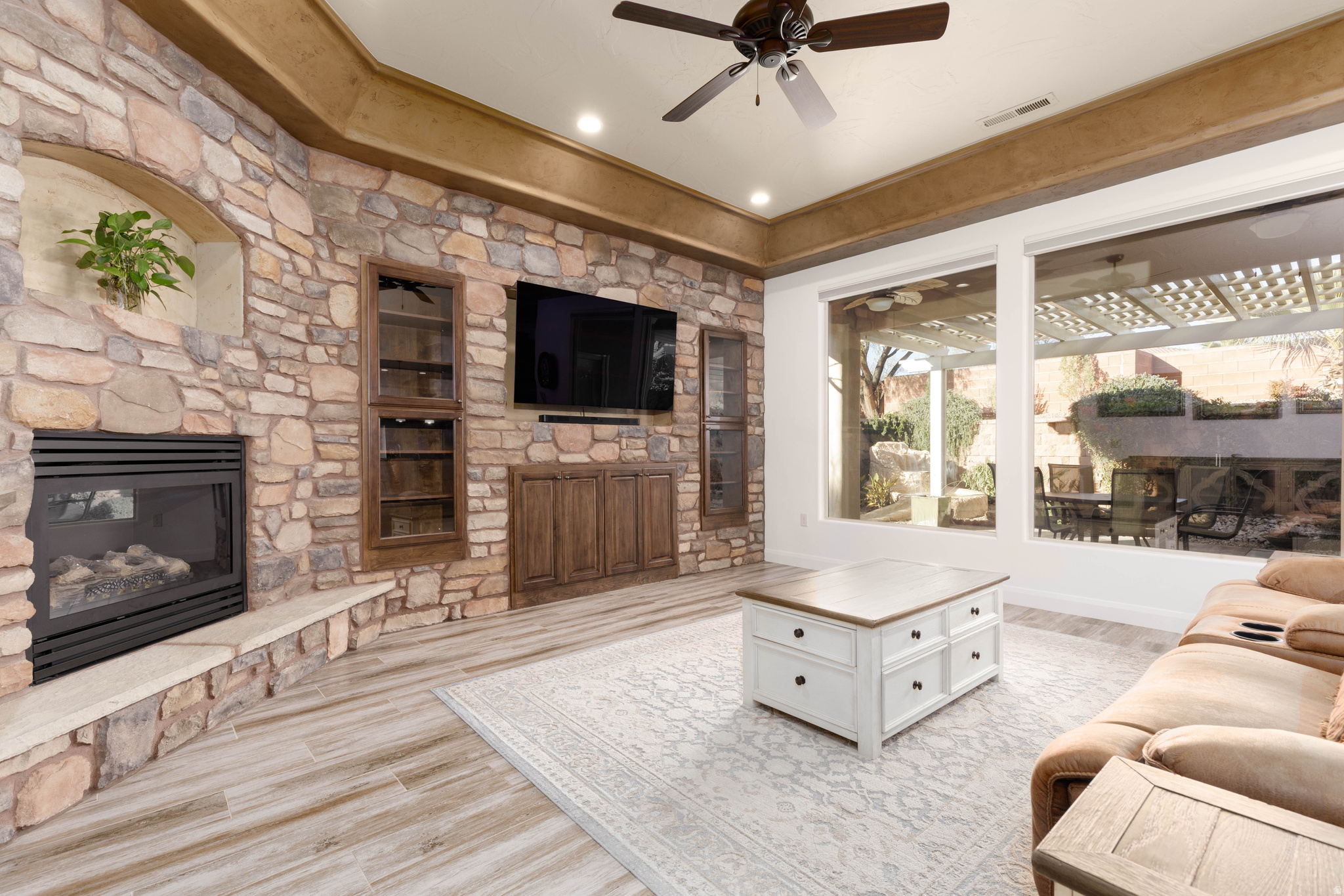 SILVERSTONE 3 AT GREEN SPRINGS - Residential