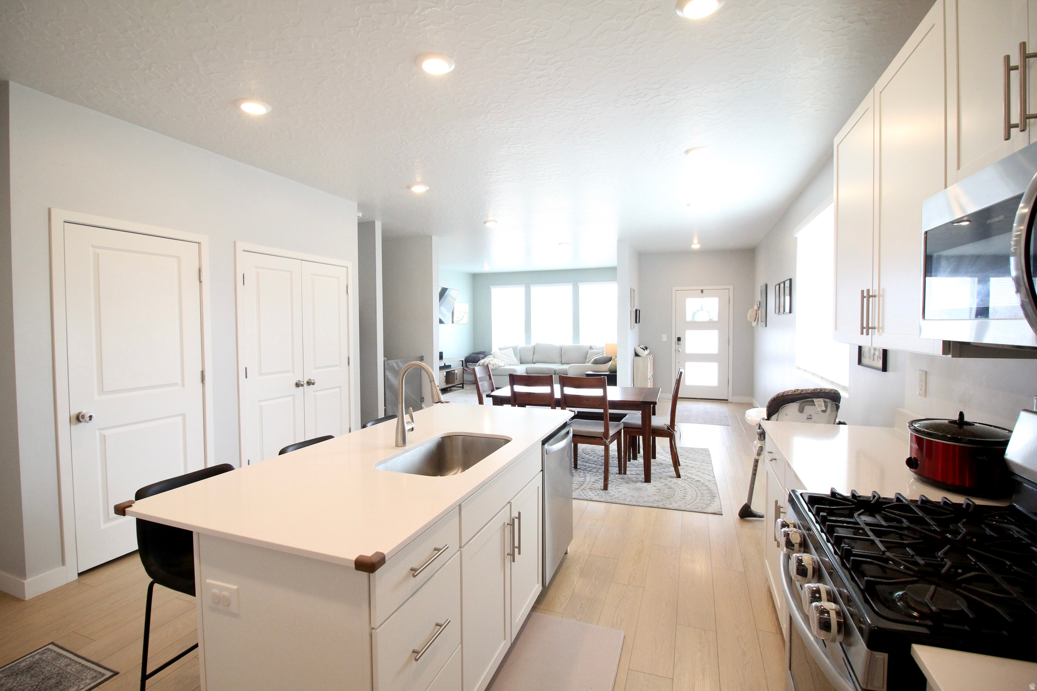 ESCALA - Residential