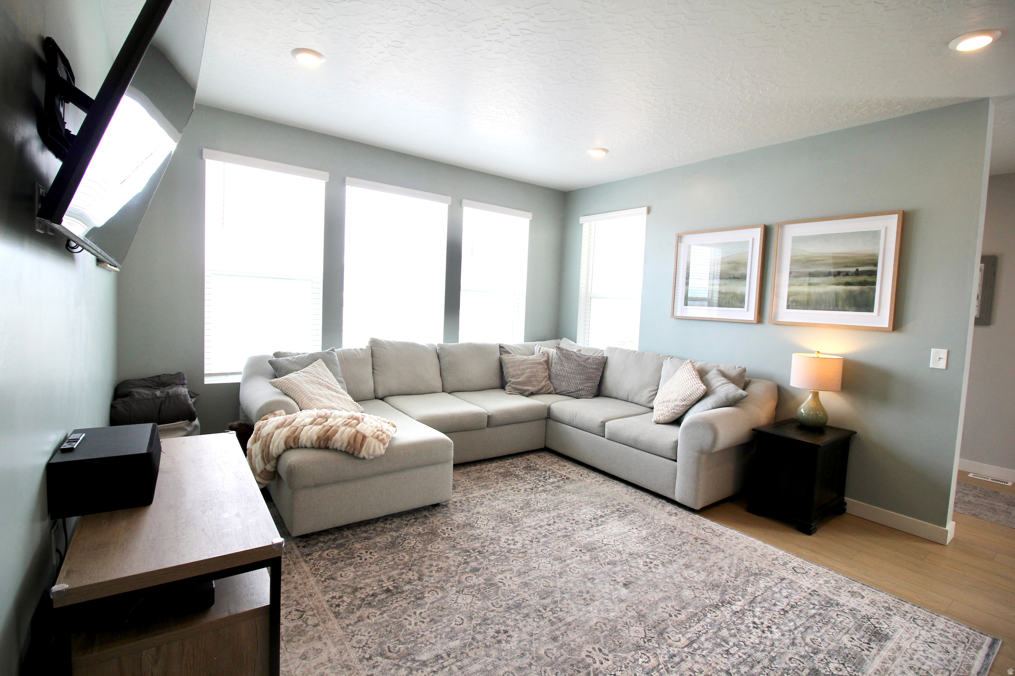 ESCALA - Residential