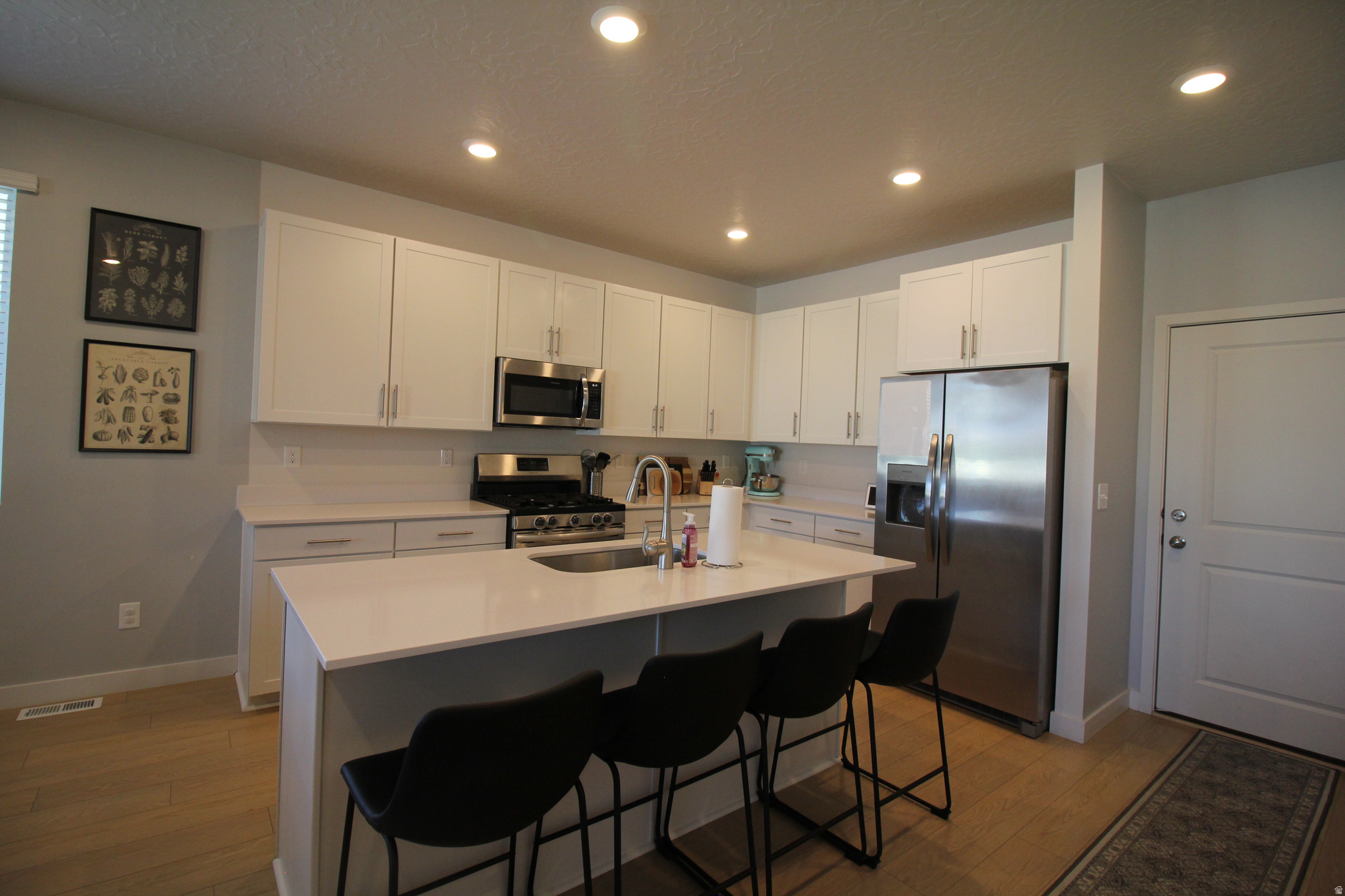 ESCALA - Residential