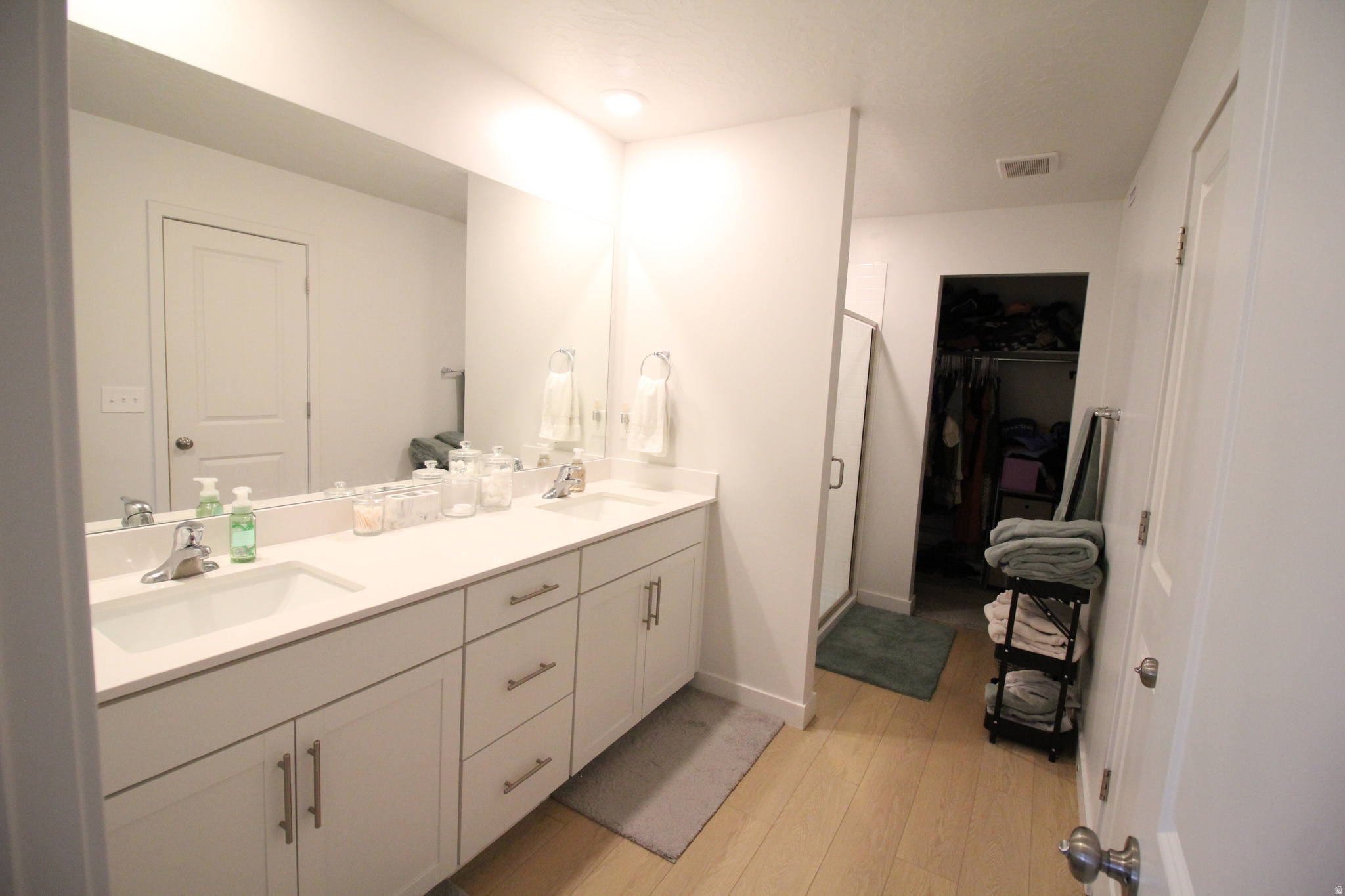 ESCALA - Residential