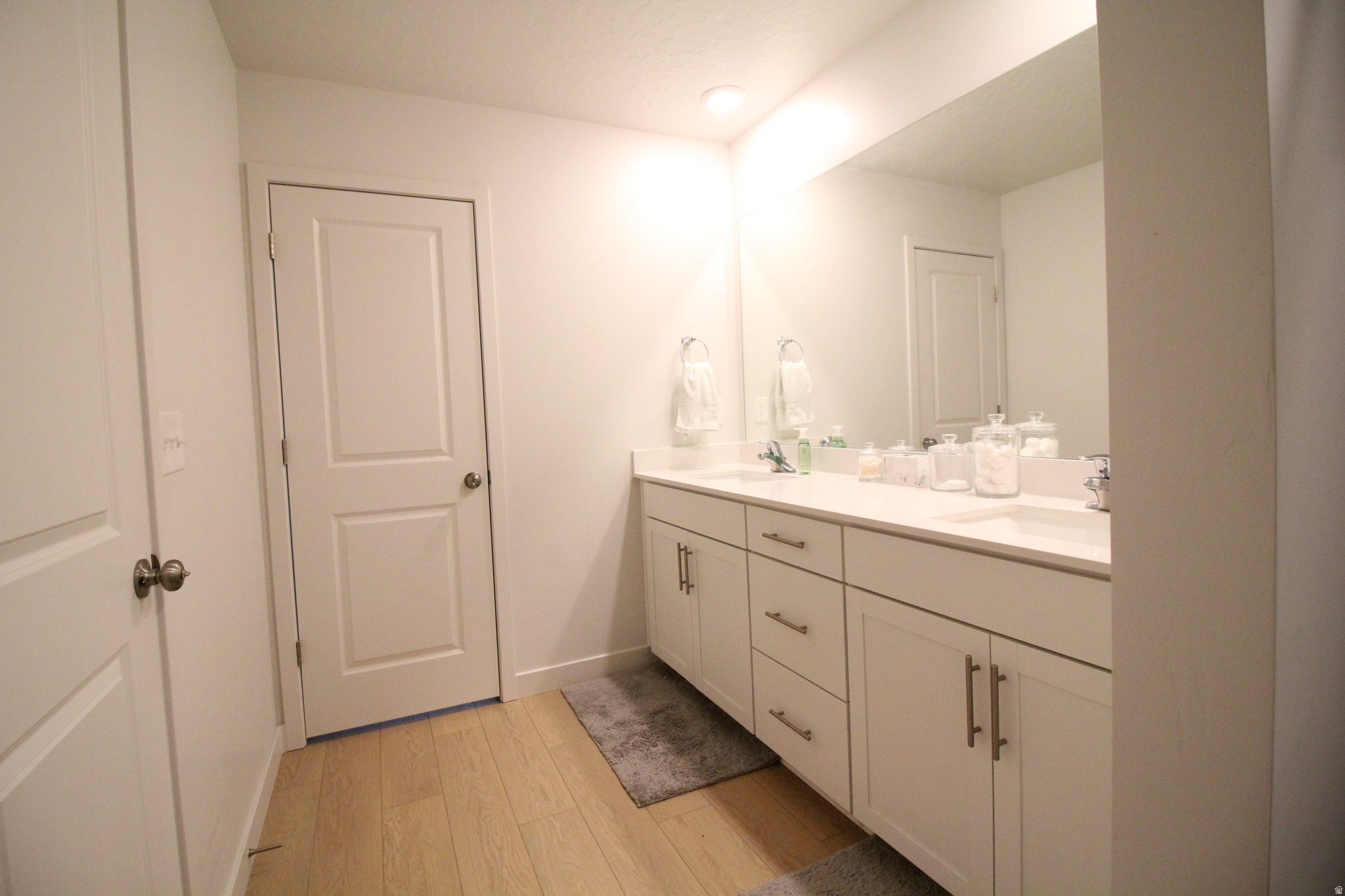 ESCALA - Residential