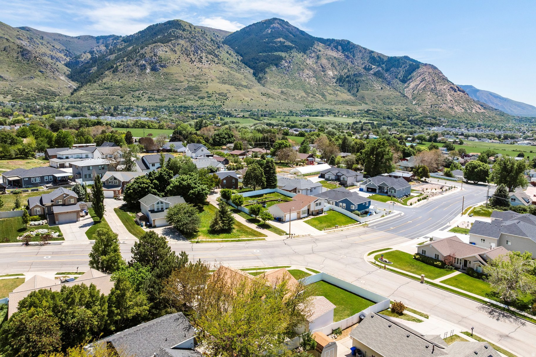 WARREN ACRES - Residential