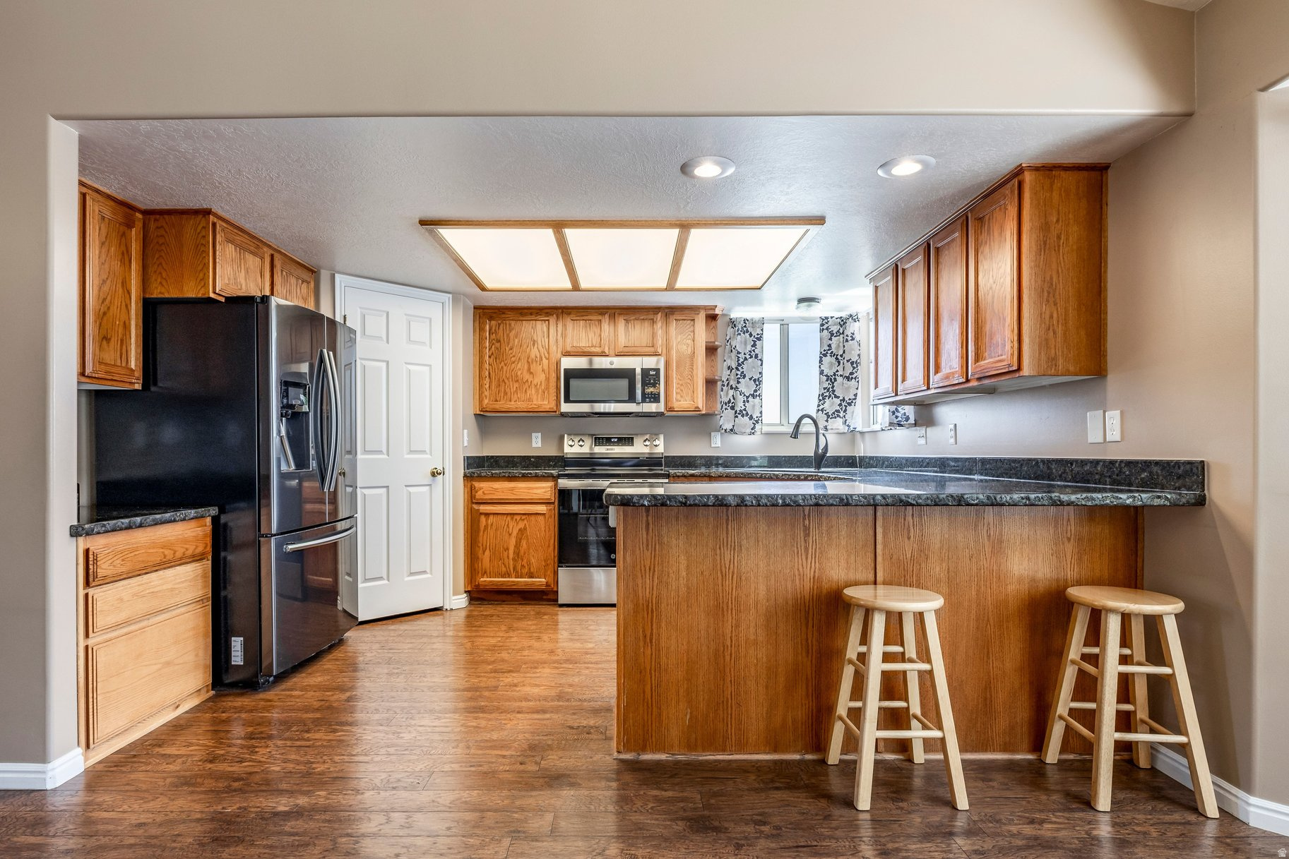 WARREN ACRES - Residential