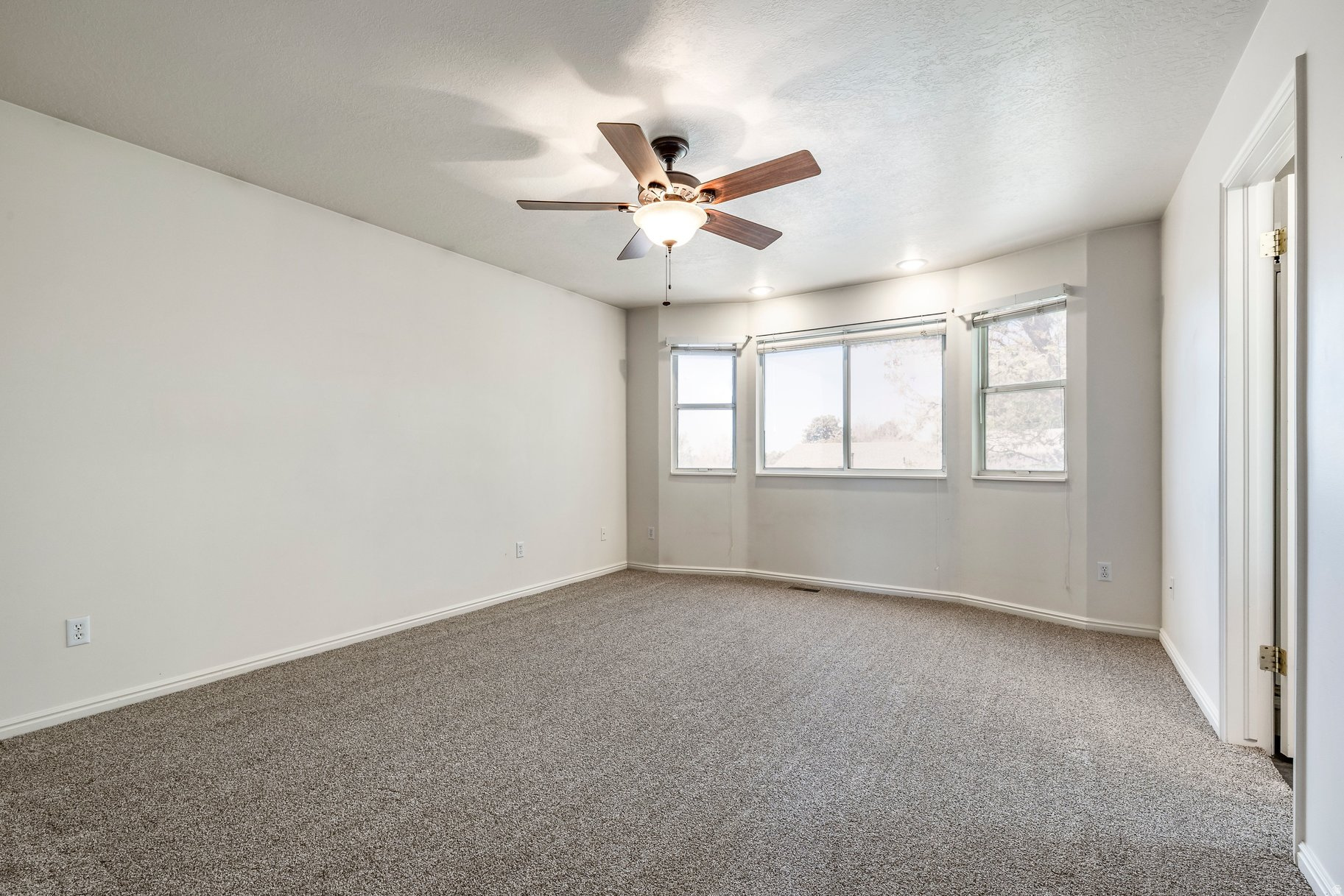 WARREN ACRES - Residential