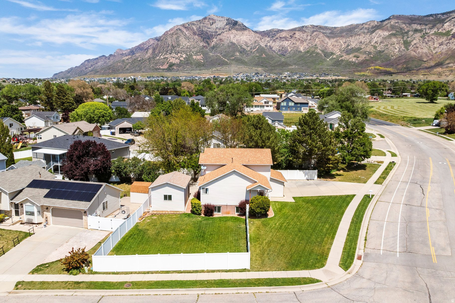 WARREN ACRES - Residential