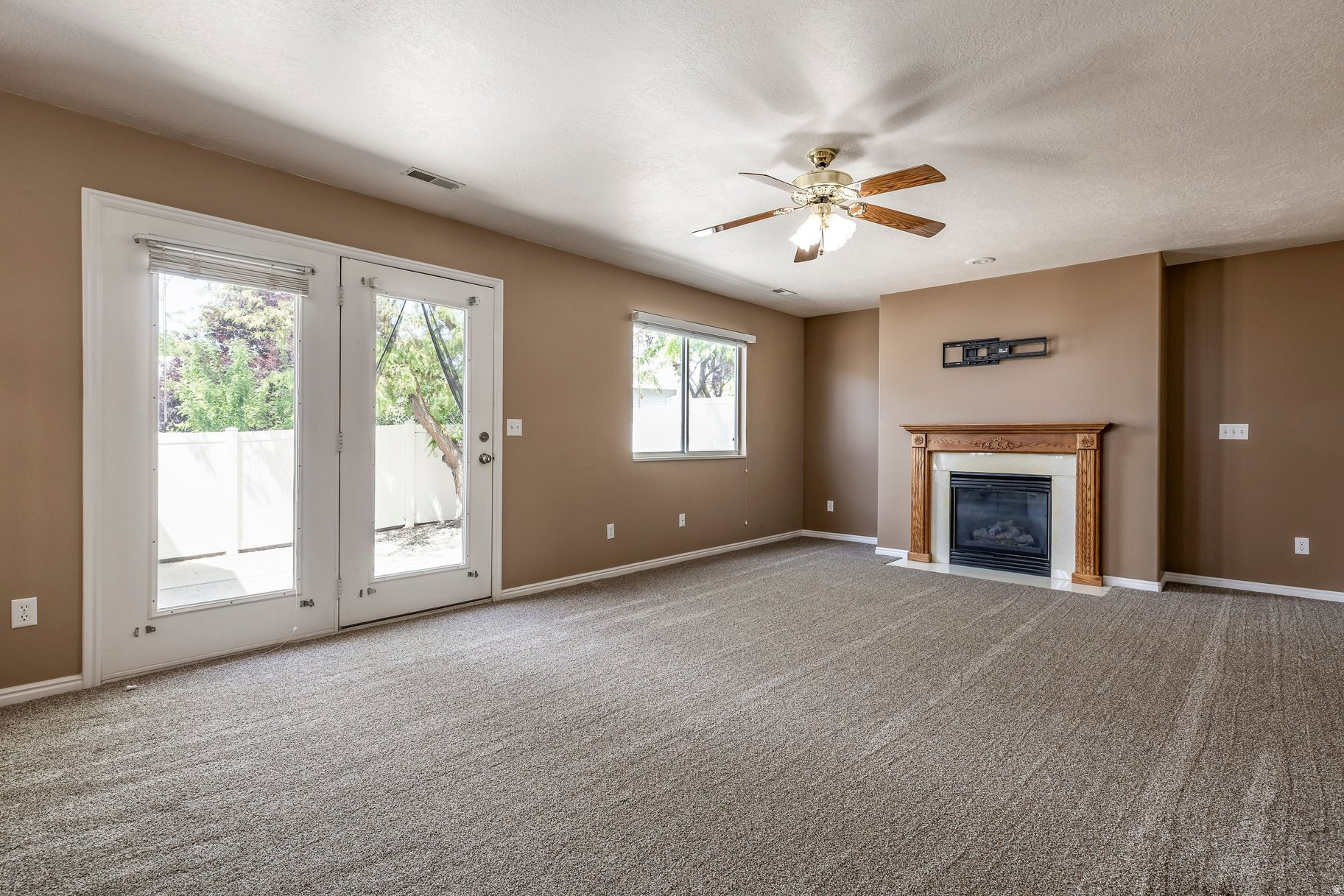 WARREN ACRES - Residential