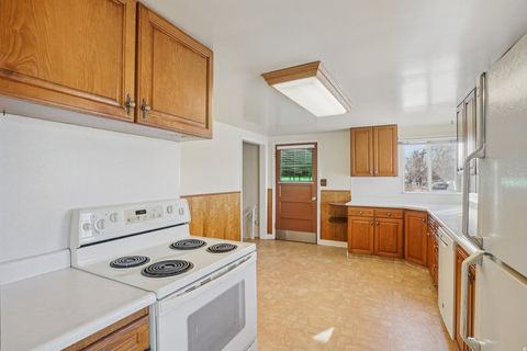 Tiny photo for 198 N 600 E, American Fork, UT 84003 (MLS # 2135523)