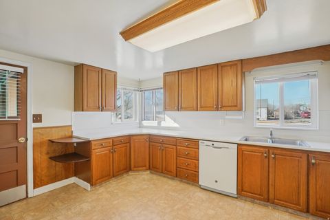 Tiny photo for 198 N 600 E, American Fork, UT 84003 (MLS # 2135523)