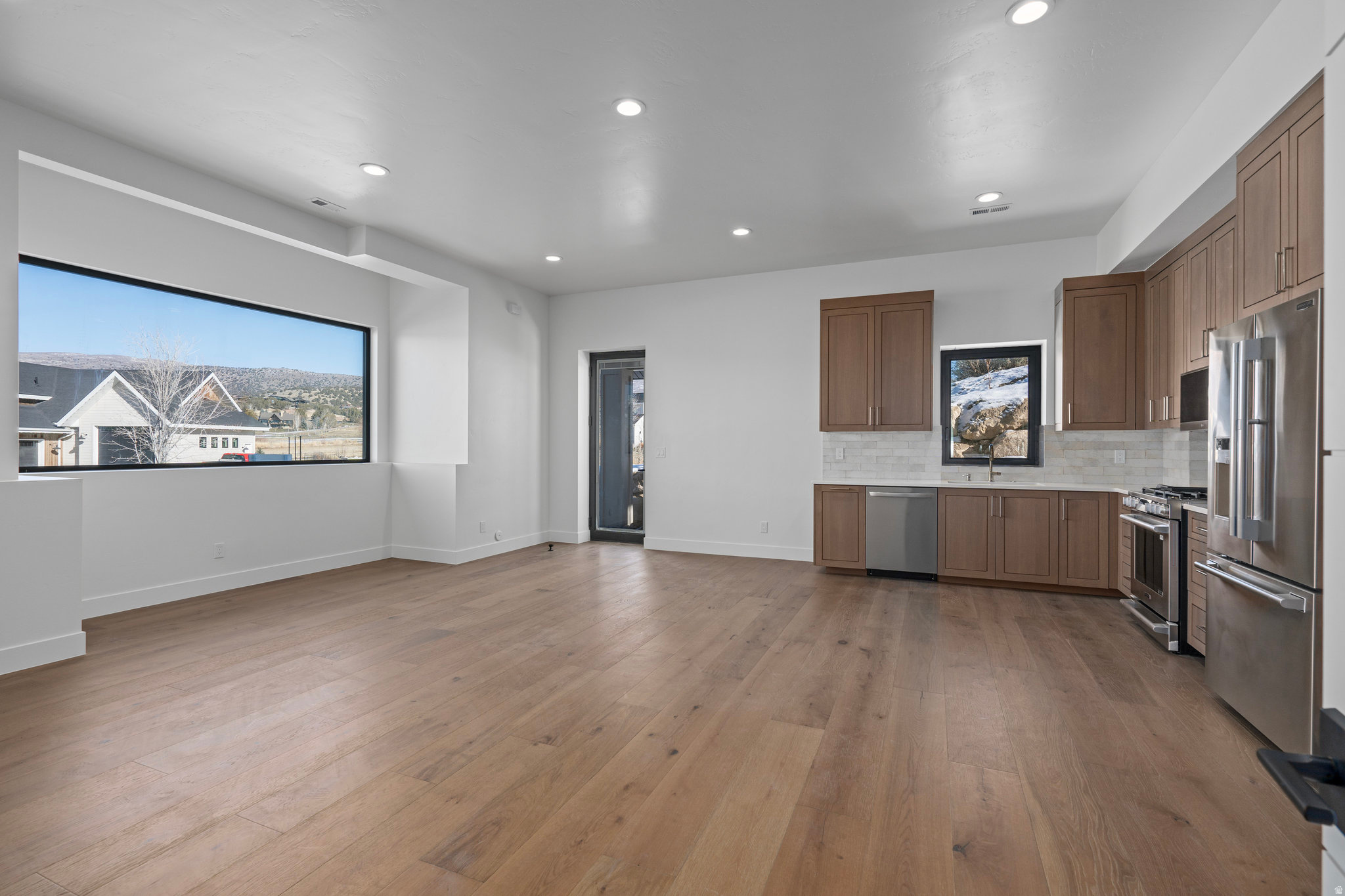 CROSSINGS AT LAKE CREEK - Residential