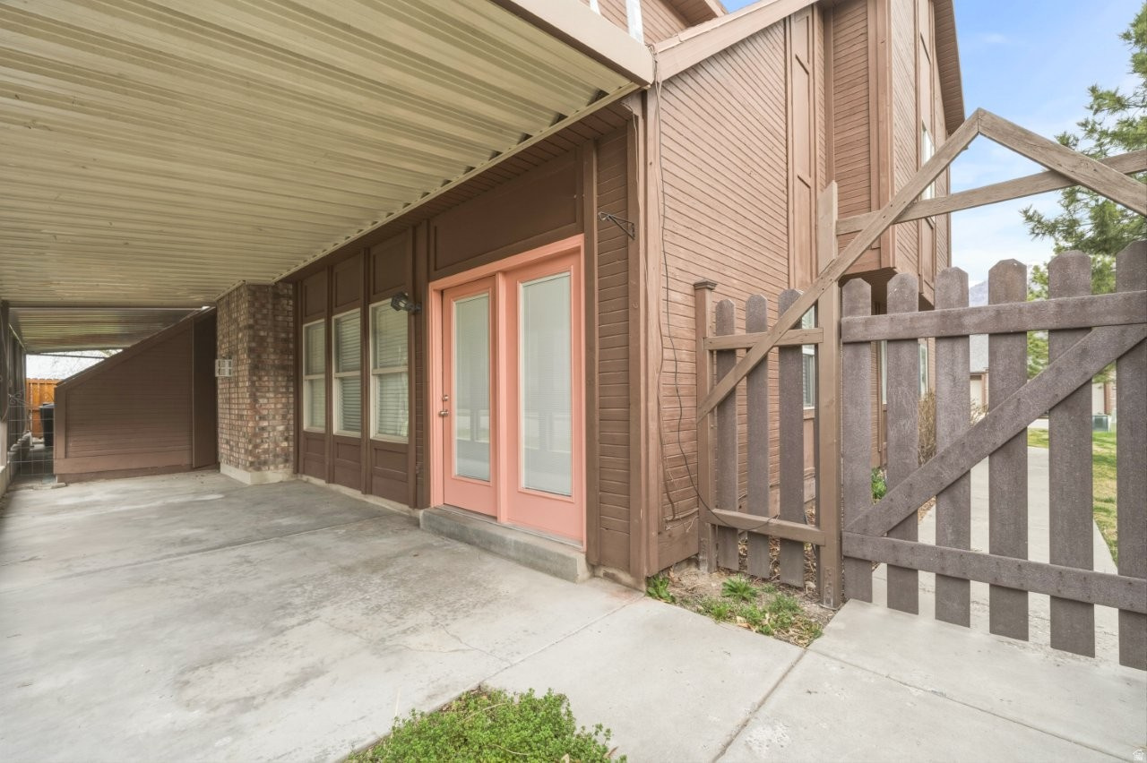 WHITE BARN COUNTRY CLUB PRUD - Residential Income