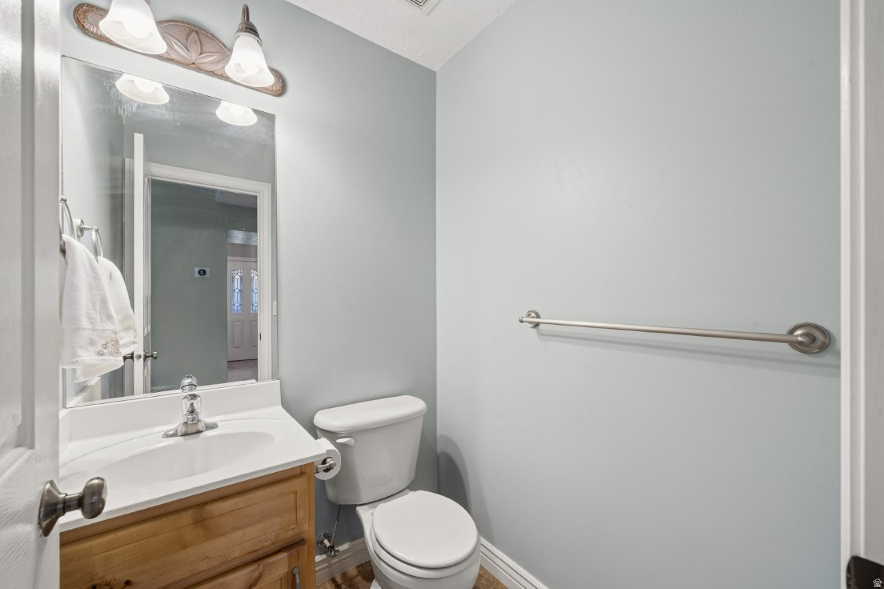 WHITE BARN COUNTRY CLUB PRUD - Residential Income