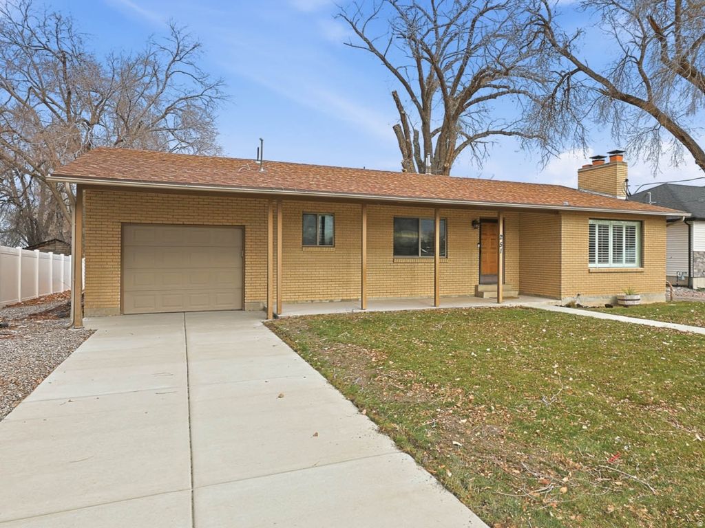 Photo of 251 E CLARK St, Grantsville, UT 84029 (MLS # 2127787)